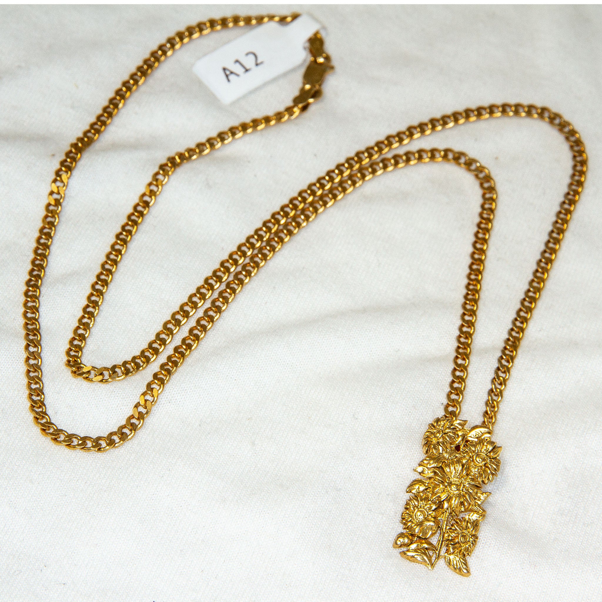 22K Gold Plated Cast Floral Pendant Necklace - 24" Curb Link Chain