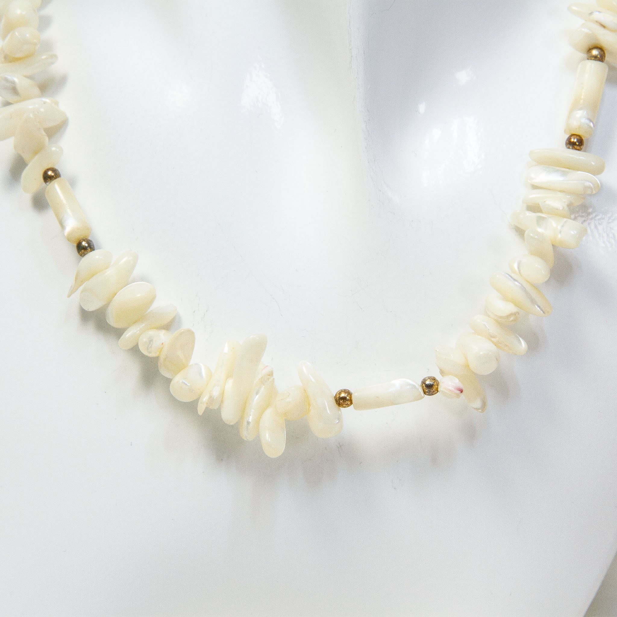 Mother of Pearl Freeform Bead Necklace - 18" - Pre-Owned Main image