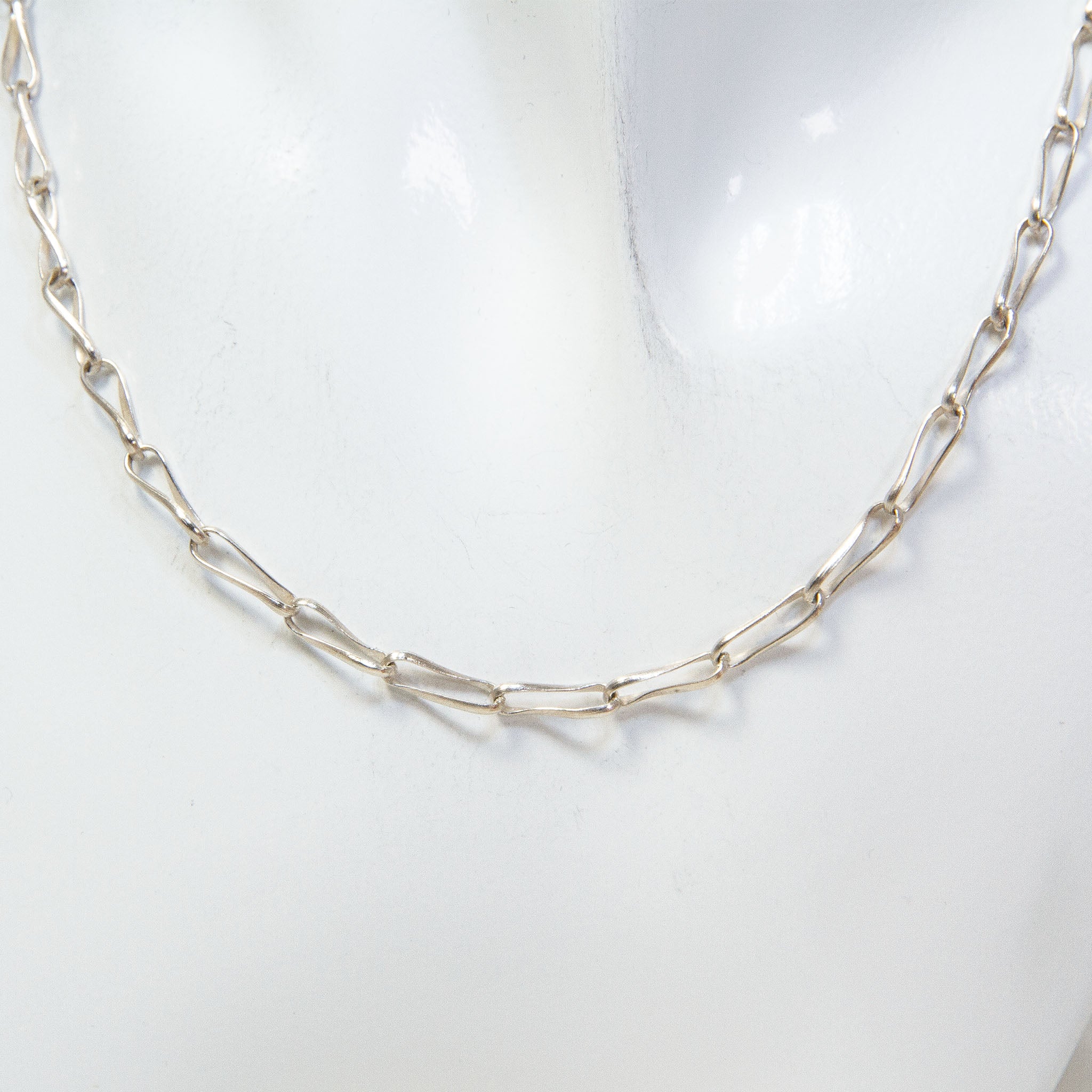 Sterling Silver Elongated Figure-Eight Link Chain - 10.60g