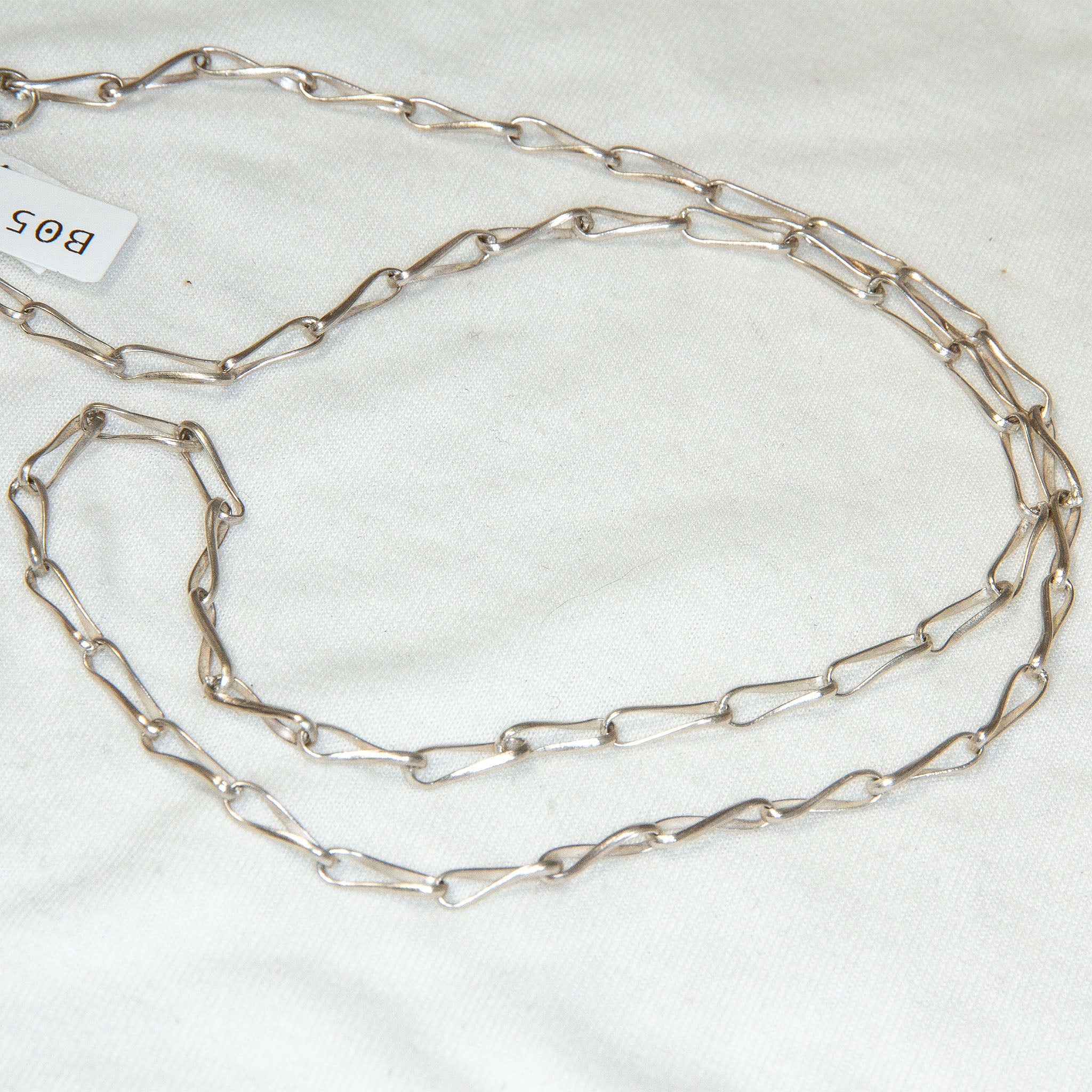 Sterling Silver Elongated Figure-Eight Link Chain - 10.60g Secondary image