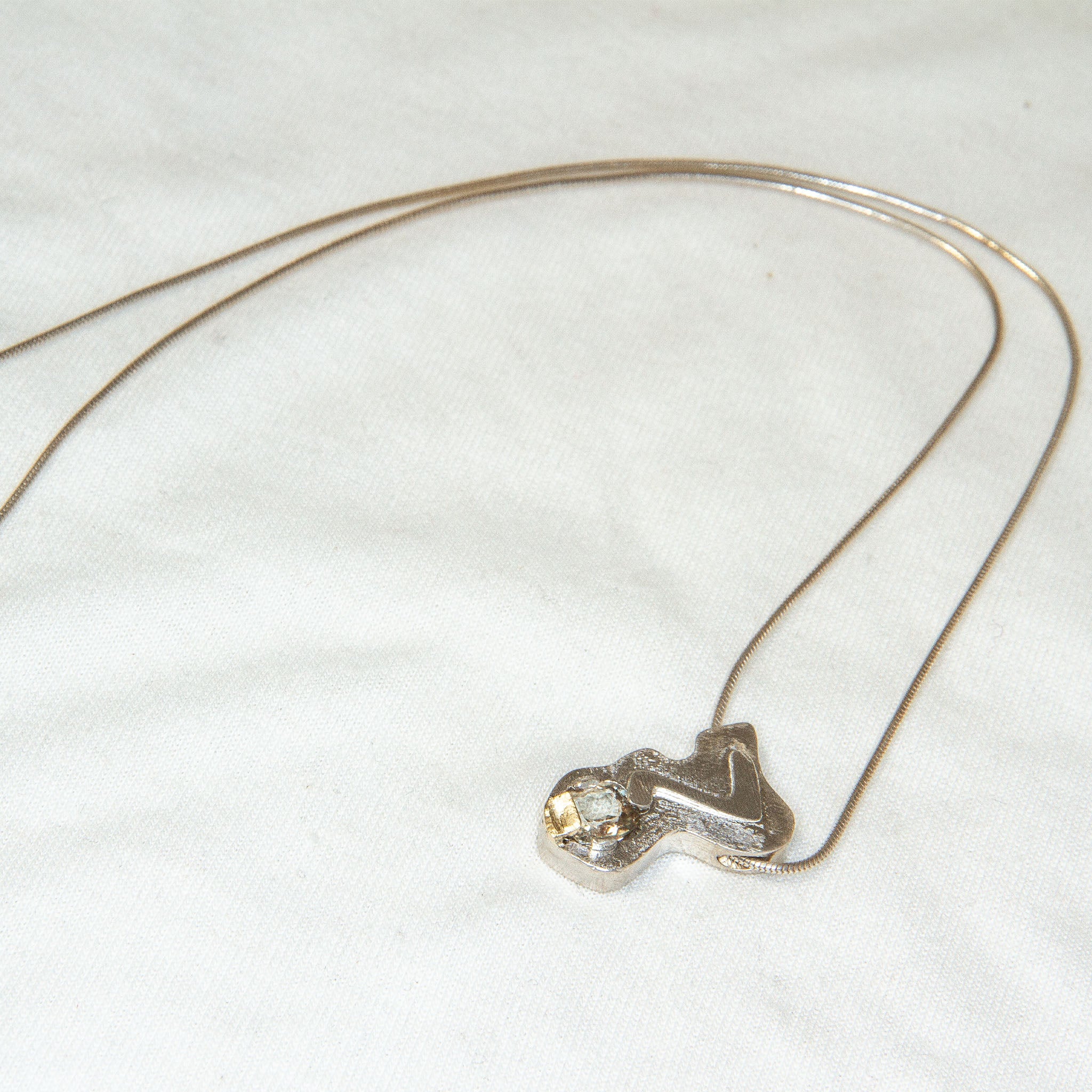 Sterling Silver Modernist Zultanite Pendant Necklace - 18" Secondary image