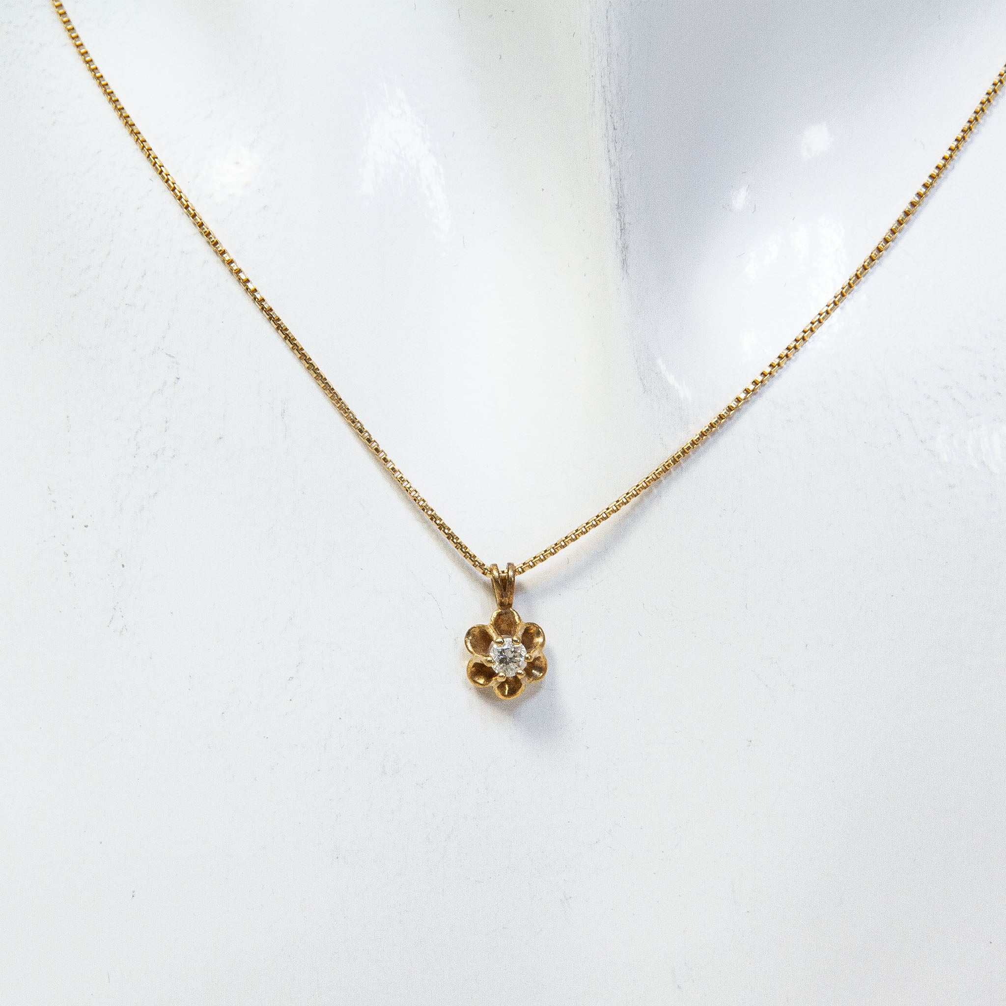 14K Yellow Gold Floral Diamond Pendant Necklace - 0.10ct Main image