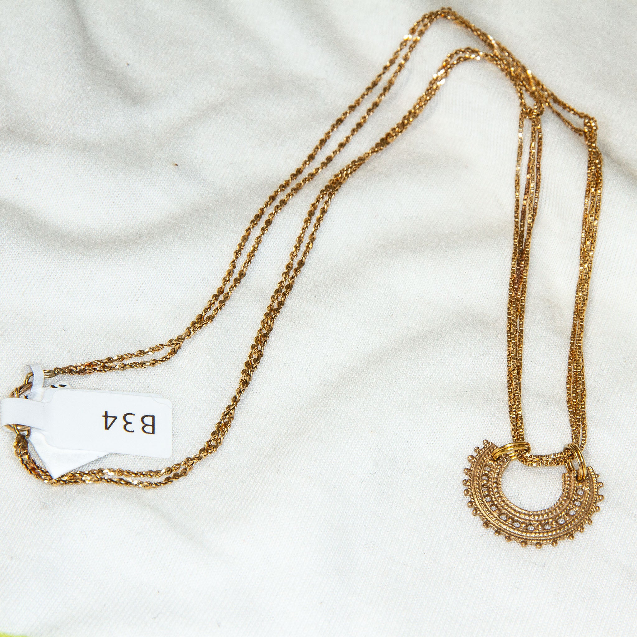10K Yellow Gold Cast Crescent Pendant & Multi-Strand Necklace - 6.71g Secondary image