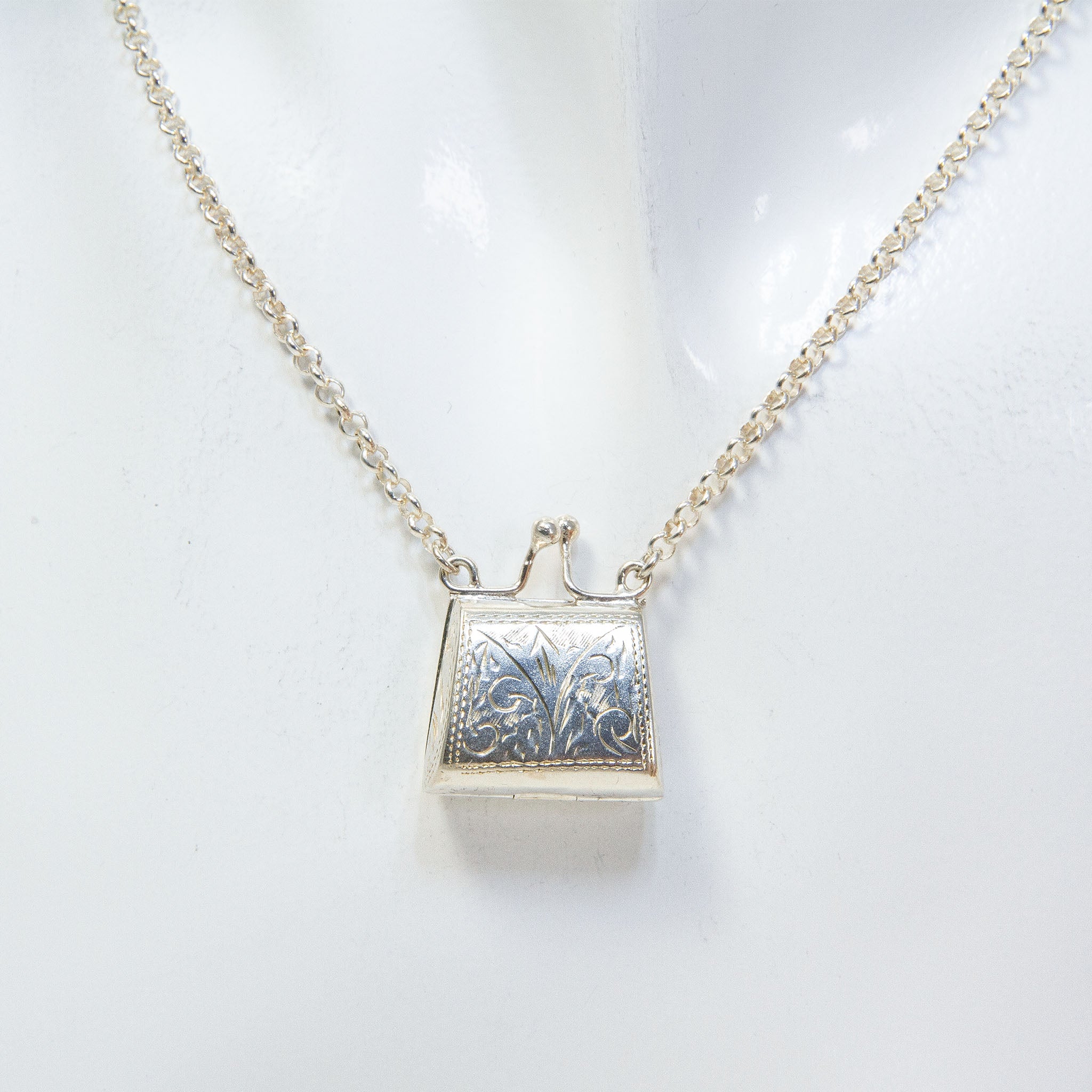 20" Sterling Silver Engraved Purse Locket Necklace Main image