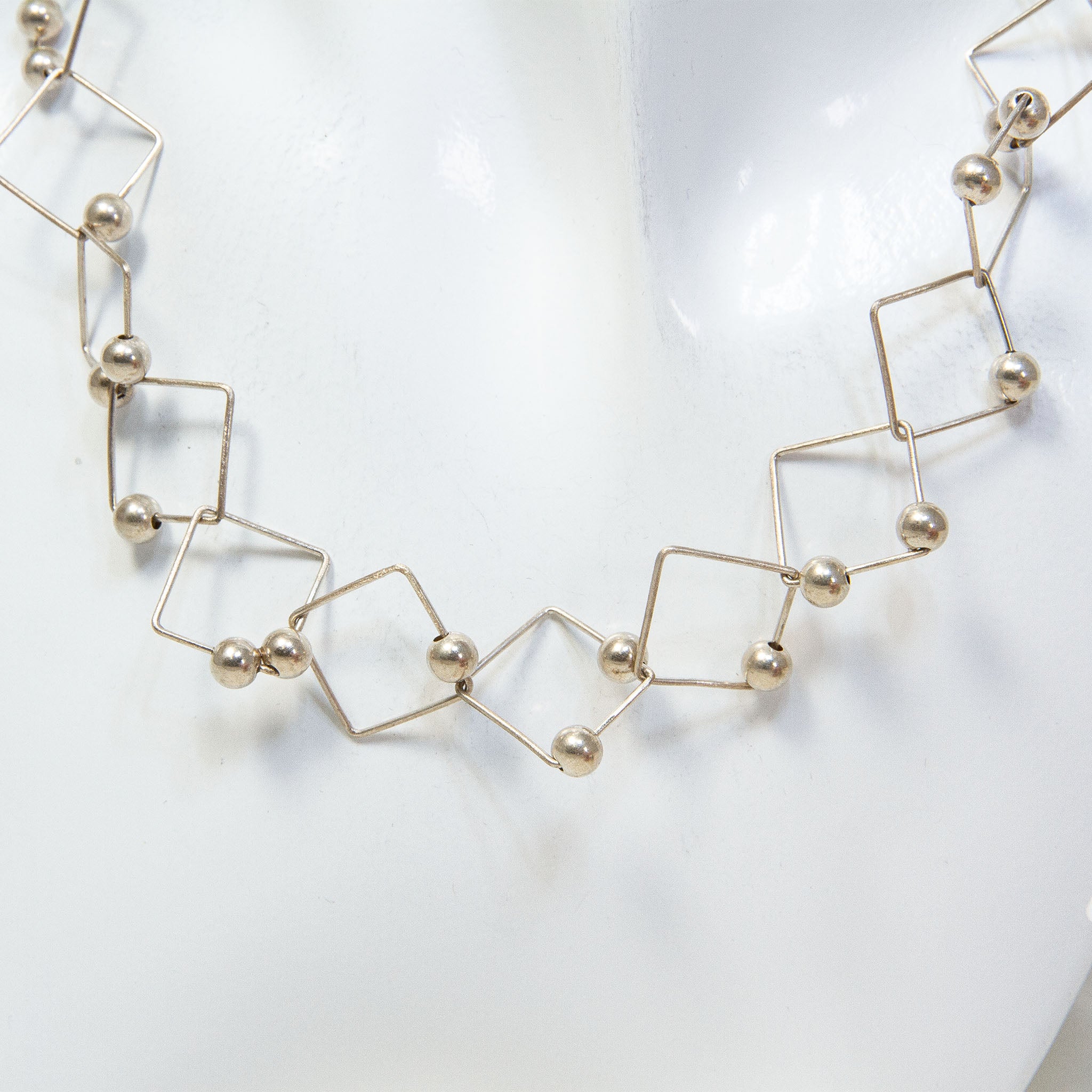 19" Artisan Wirework "Elizabethan Ruff" Geometric Necklace Main image