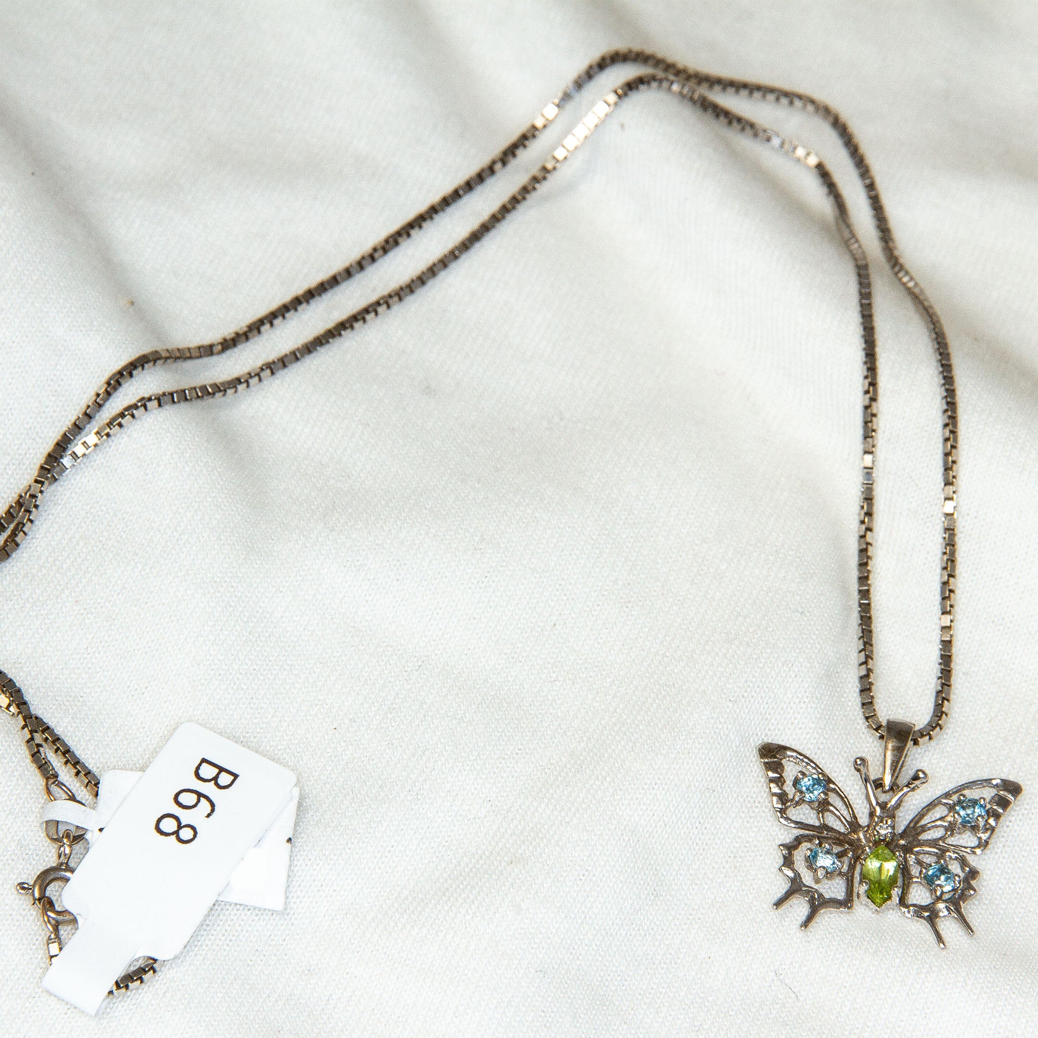 18" 10K White Gold Peridot & Aquamarine Butterfly Pendant Necklace Secondary image