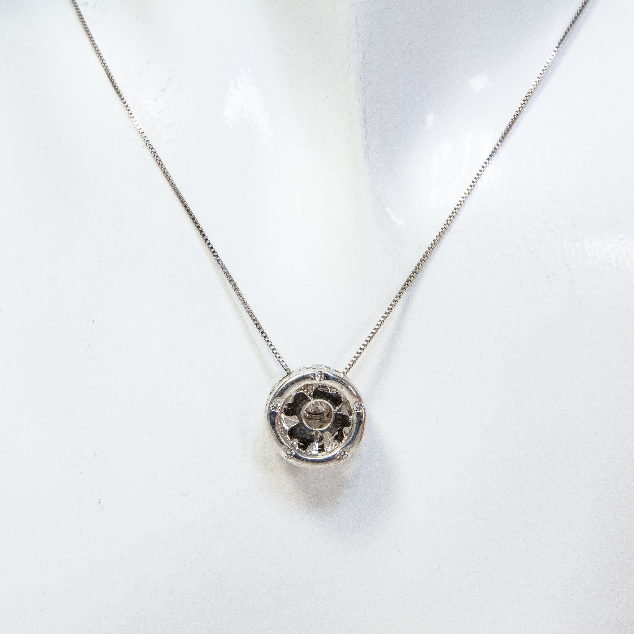 18" 925 Sterling Silver Round Floating CZ Quiver Pendant Necklace
