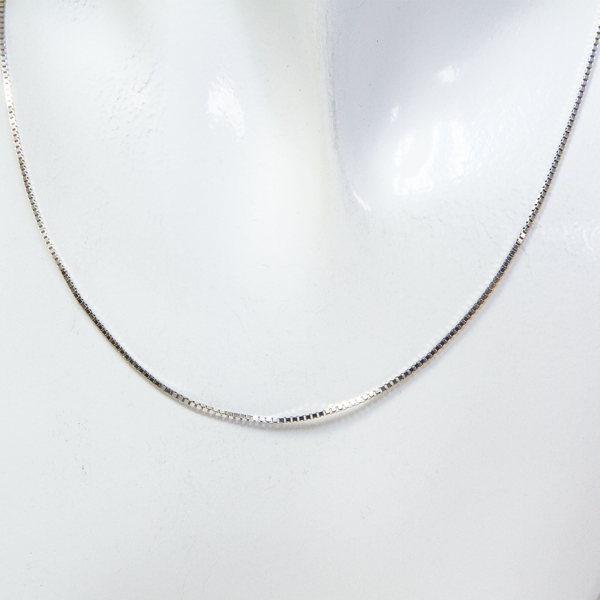 Classic 22" 10K White Gold Box Chain Necklace - 3.10g
