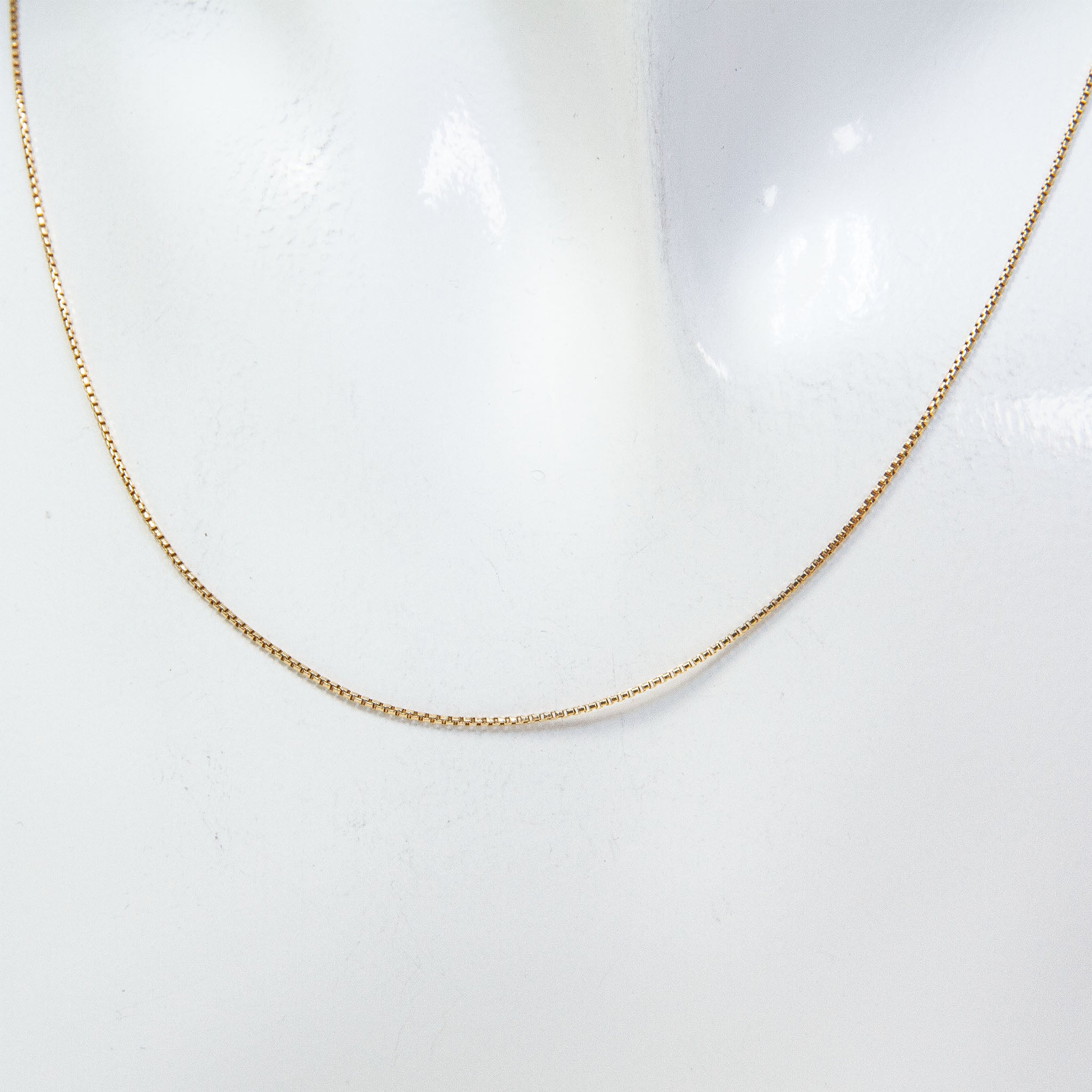 Classic 20" 10K Yellow Gold Box Chain Necklace - 2.02g Main image