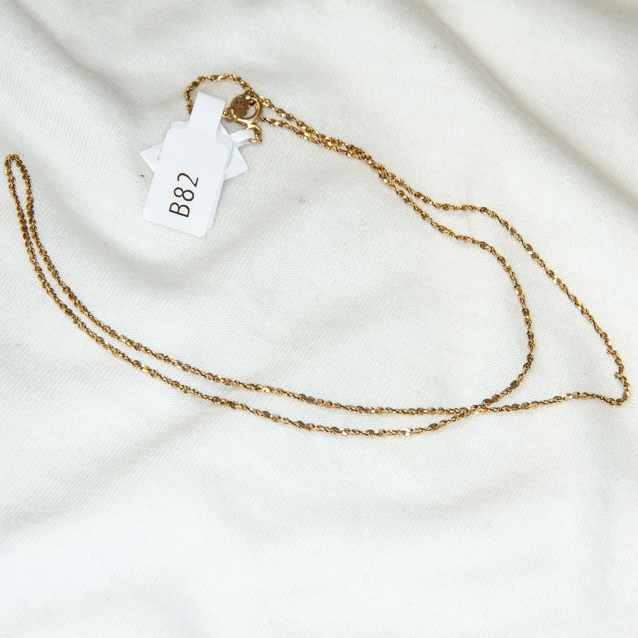 Shimmering 16" 10K Yellow Gold Twisted Serpentine Chain Necklace - 2.40g
