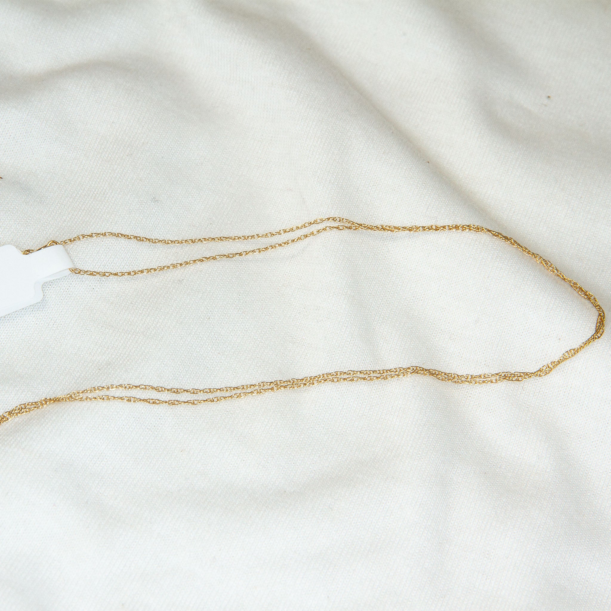 Delicate 18" 10K Yellow Gold Machine Rope Chain Necklace - 0.67g Secondary image