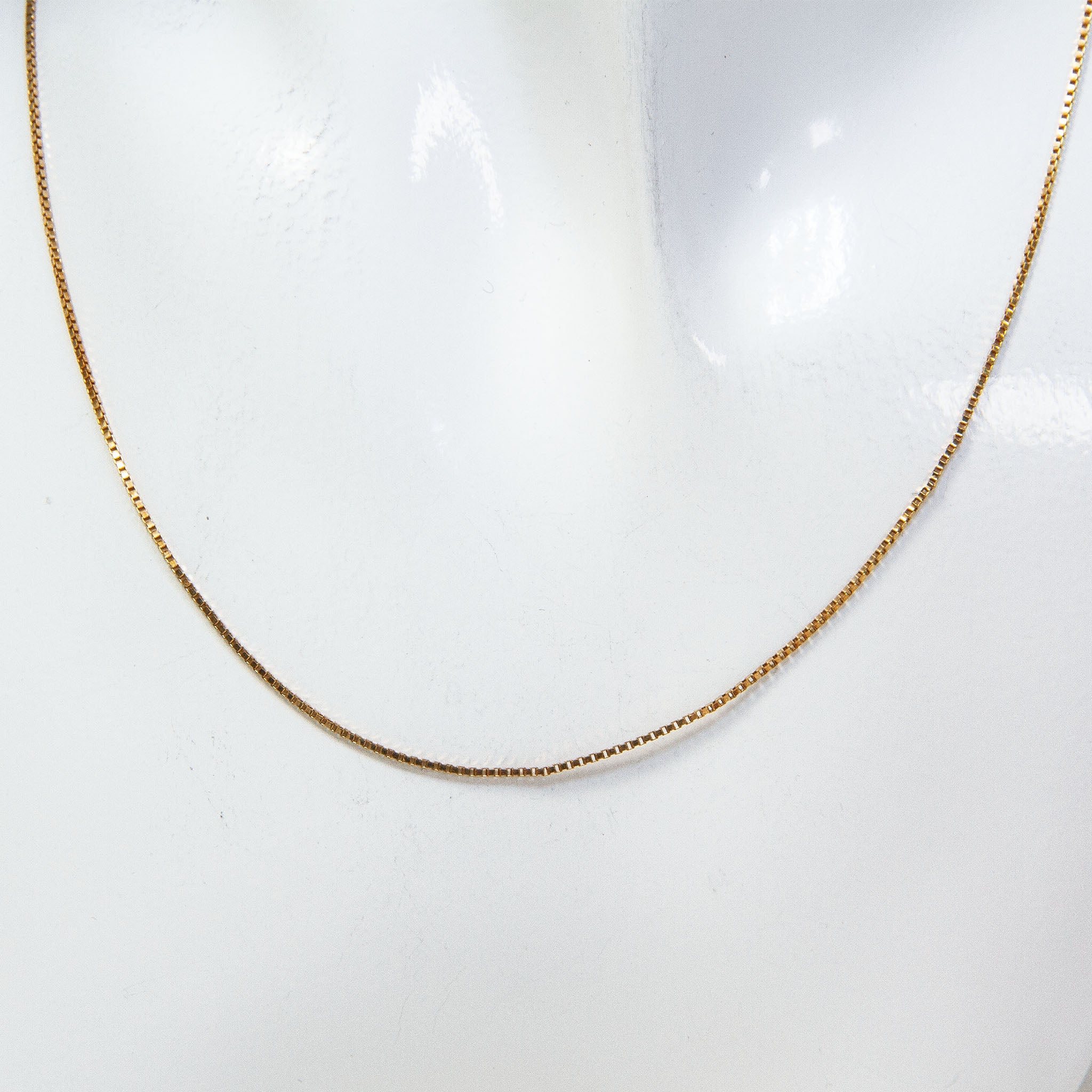 Classic 18" 14K Yellow Gold Box Chain Necklace - 2.05g Main image