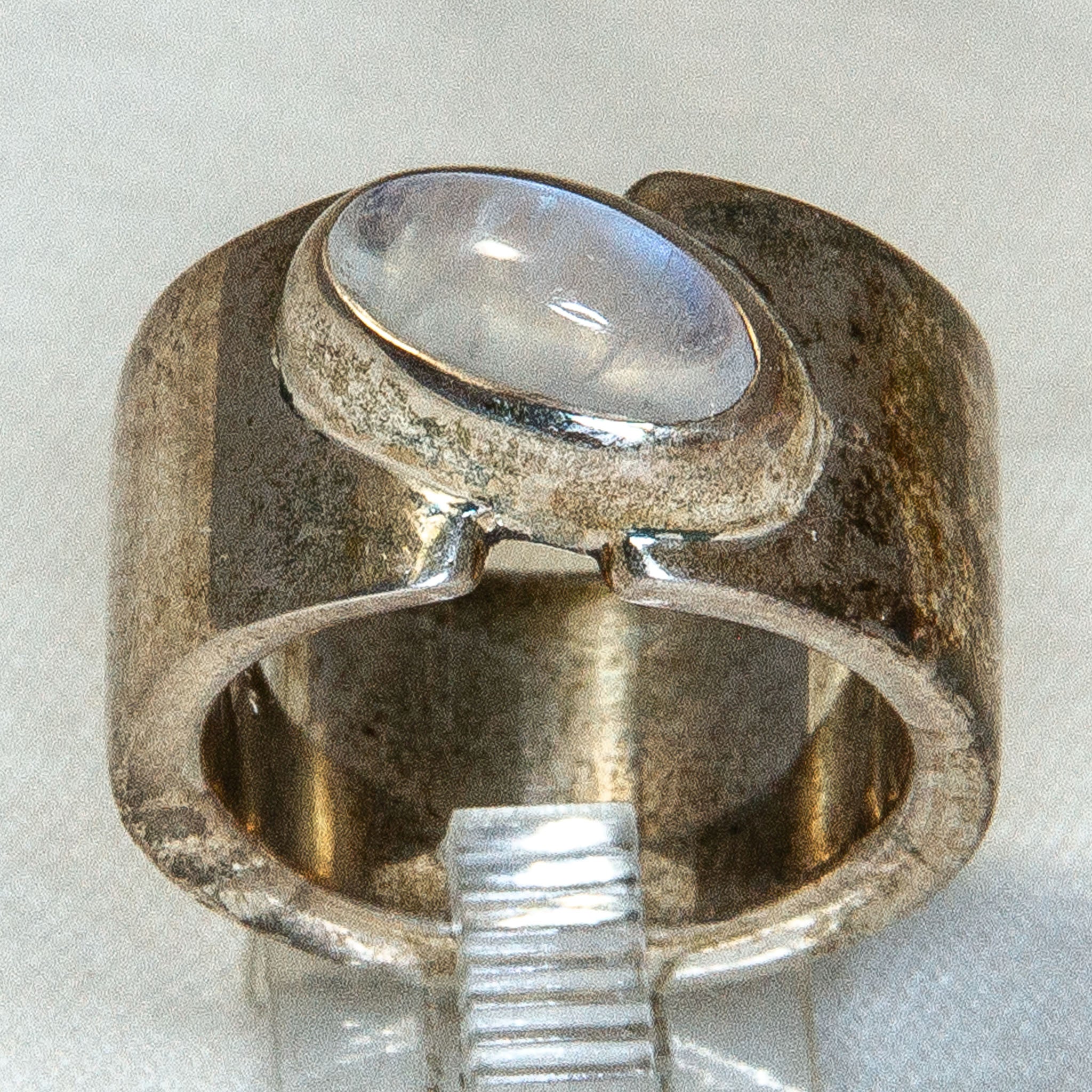 Bijou Designed 925 Sterling Silver Moonstone Cabochon Ring - Size 6.5