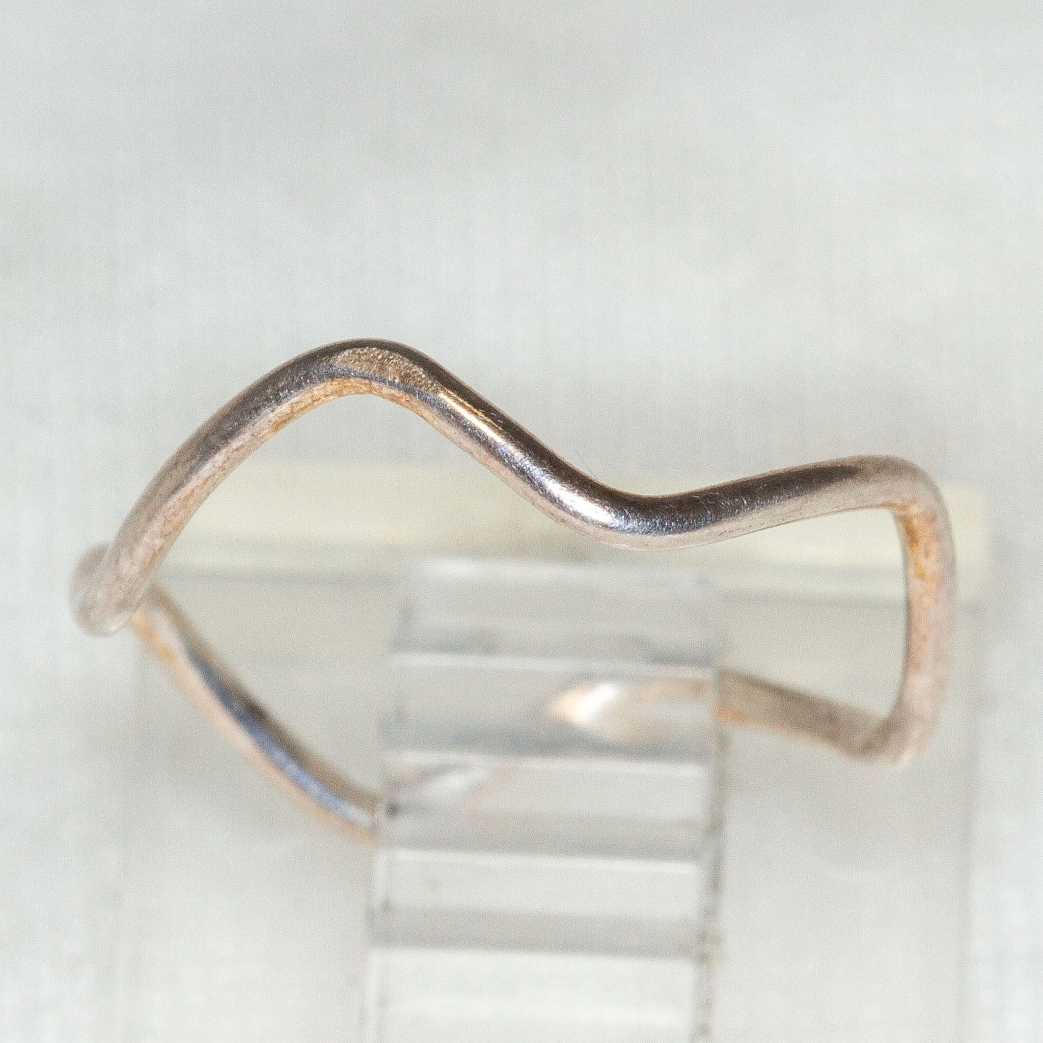 925 Sterling Silver Wavy Stacking Ring - Size 3.5 Secondary image