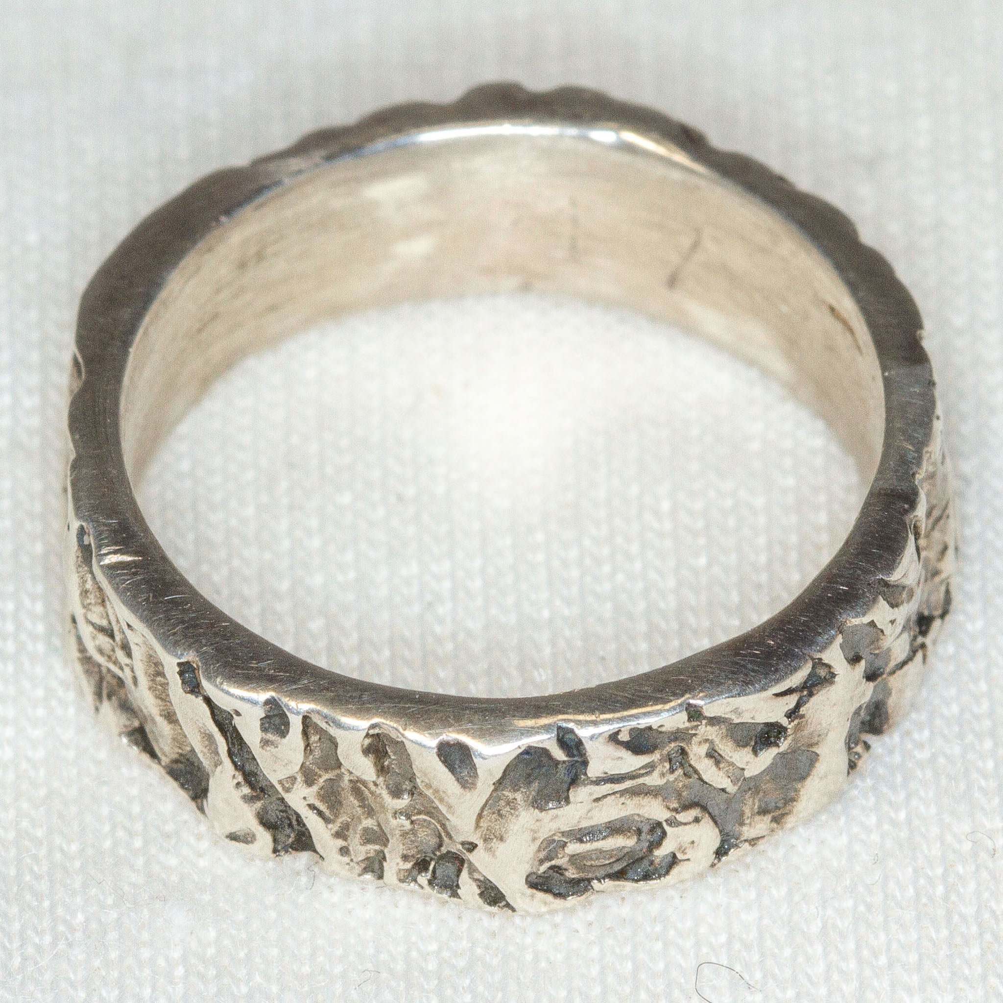 925 Sterling Silver Tree Bark Patterned Band Ring - Size 6.5