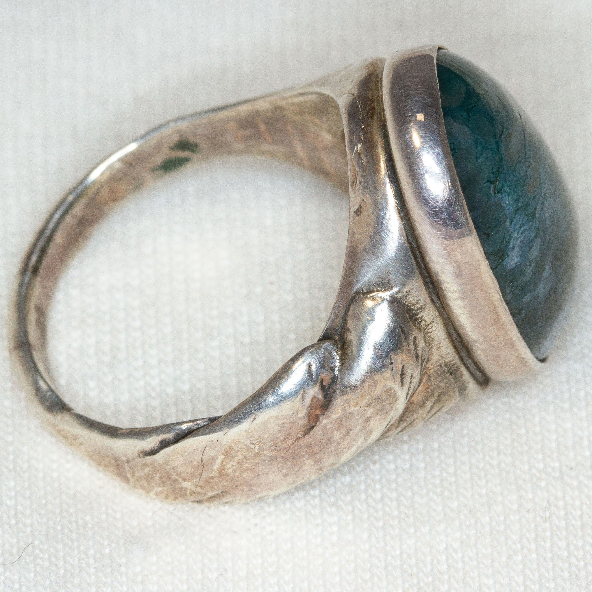 925 Sterling Silver Oval Moss Agate Ring - 13x17mm Bezel Set Cabochon, Size 6