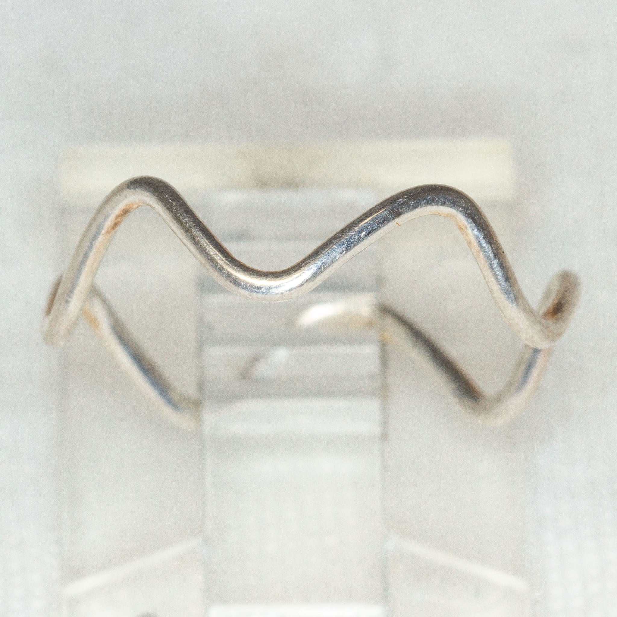 925 Sterling Silver Wavy Stacking Ring - Size 5.5