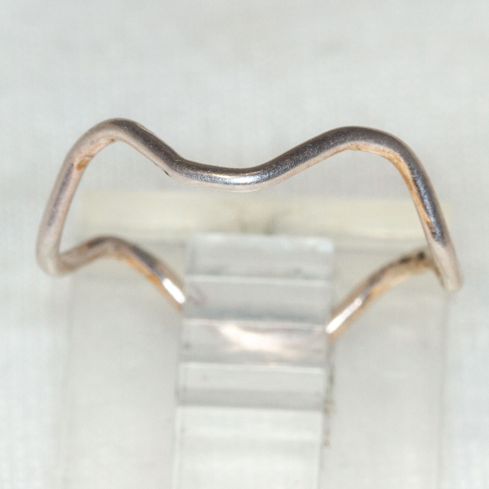 C26925 Sterling Silver Wavy Stacking Ring - Minimalist Undulating Band, Size 4.5 Secondary image