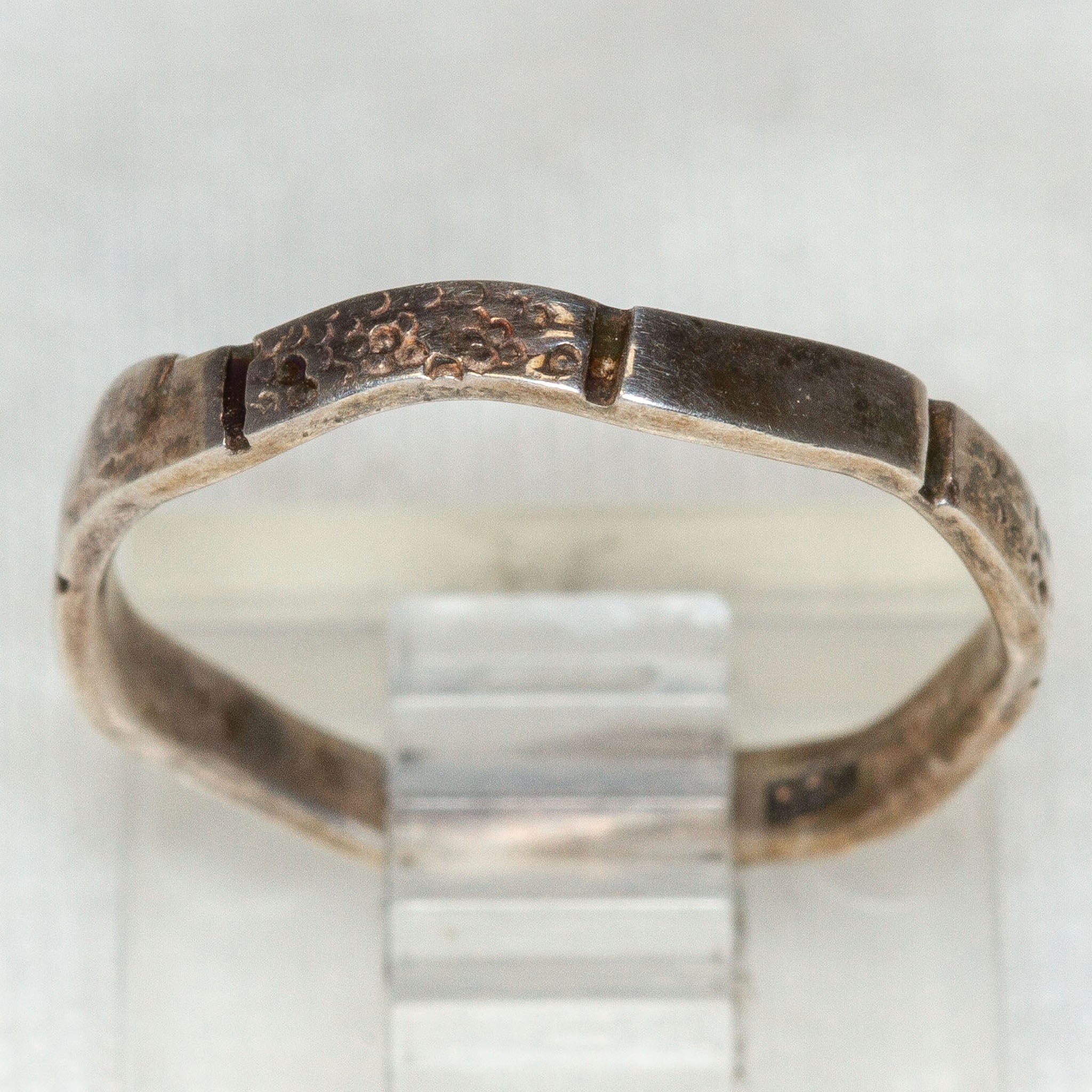 Textured 925 Sterling Silver Wavy Stacking Ring - Notched Band, Size 5
