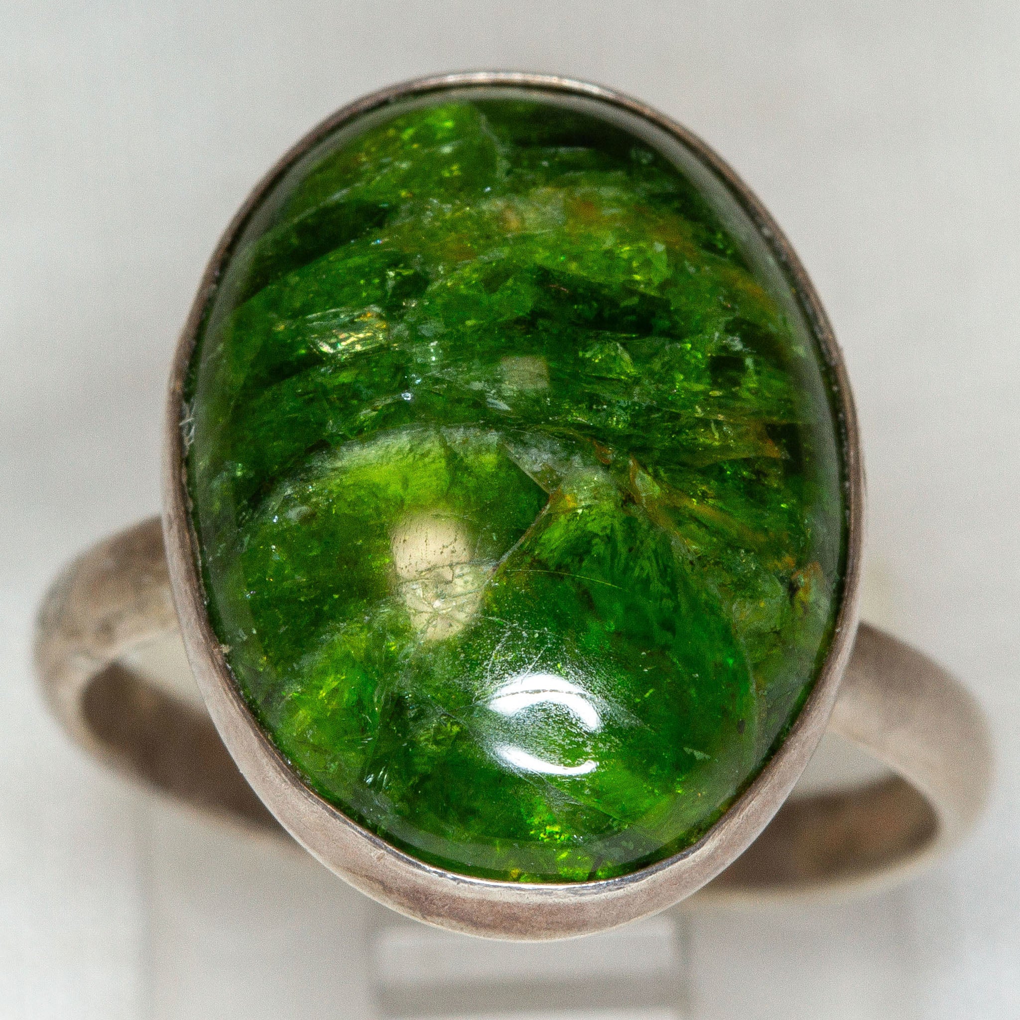 Artisan 925 Sterling Silver Green Diopside Ring - 14x18mm Oval Cabochon, Size 6.5 Secondary image