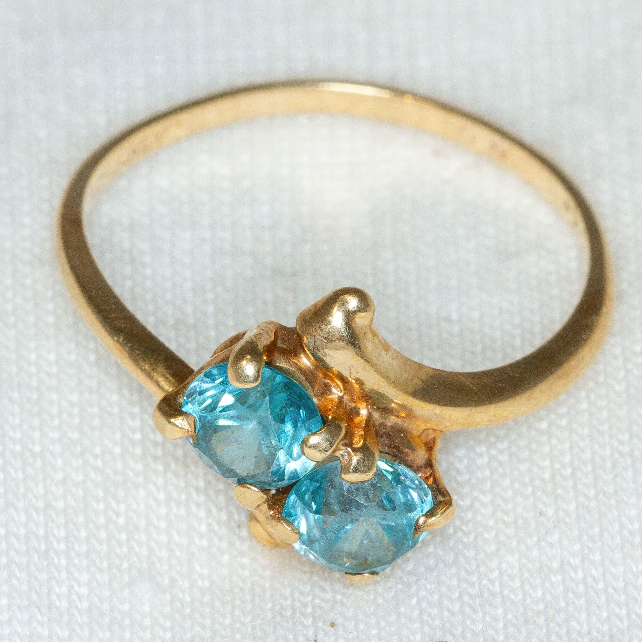 10K Yellow Gold Two-Stone Teal Blue CZ Bypass Ring - Size 6.5