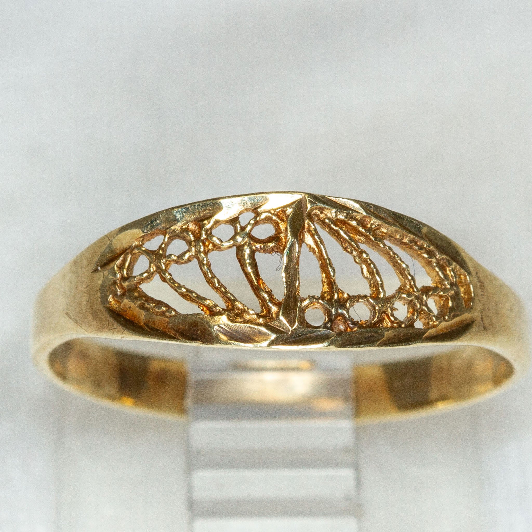 10K Yellow Gold Openwork Filigree Ring - Size 6.25 Secondary image
