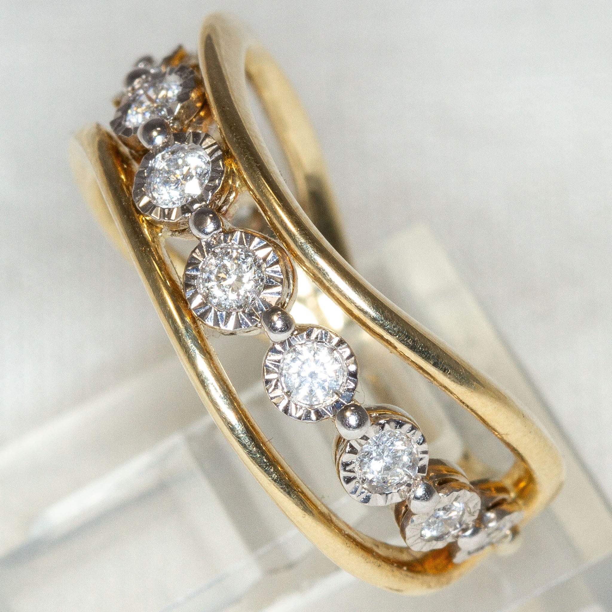 10K Yellow Gold Diamond Multi-Stone Wave Ring - Illusion Settings, Size 4.5