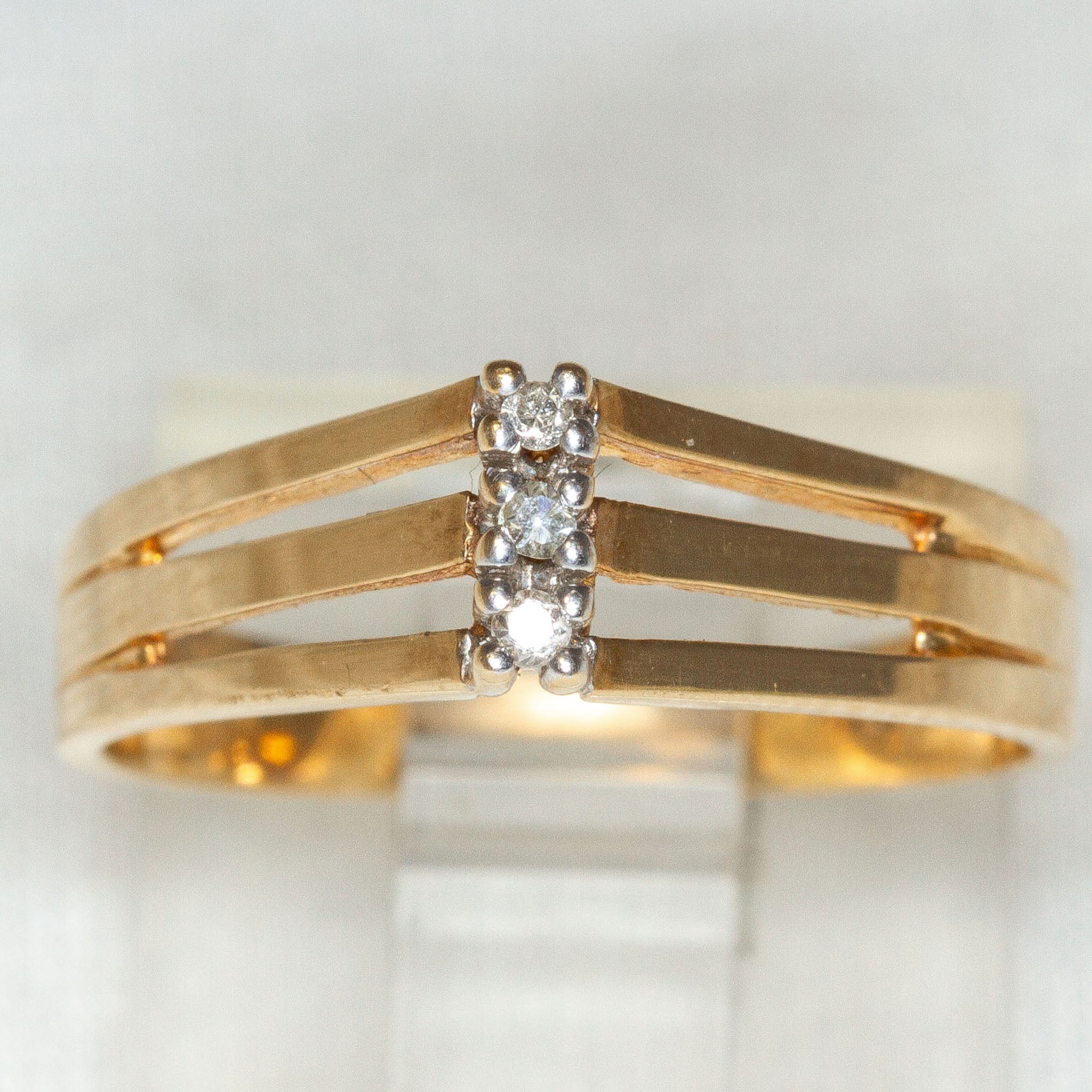 10K Yellow Gold Triple-Band Chevron Diamond Ring - Size 5.5
