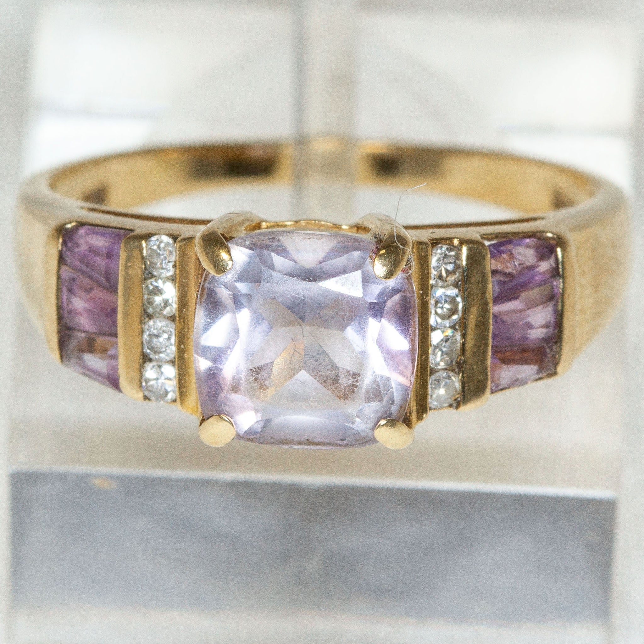 Vintage 10K Yellow Gold Cushion-Cut Amethyst & Diamond Accent Ring - Size 7 Secondary image