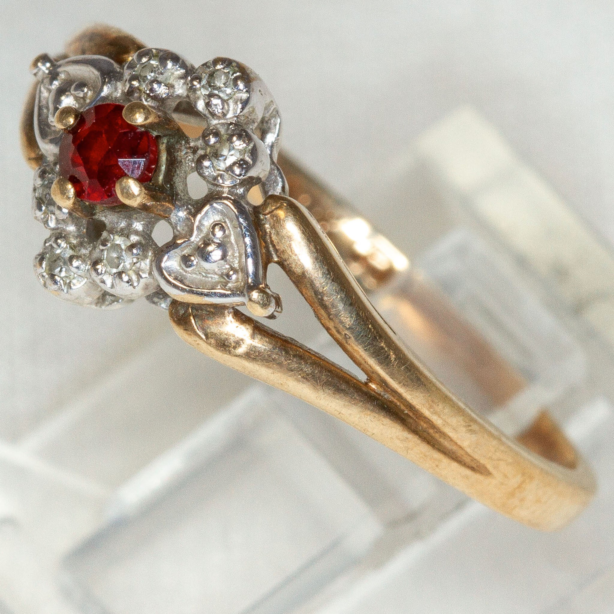 10K Yellow Gold Garnet & Diamond Floral Heart Ring - Size 6.5