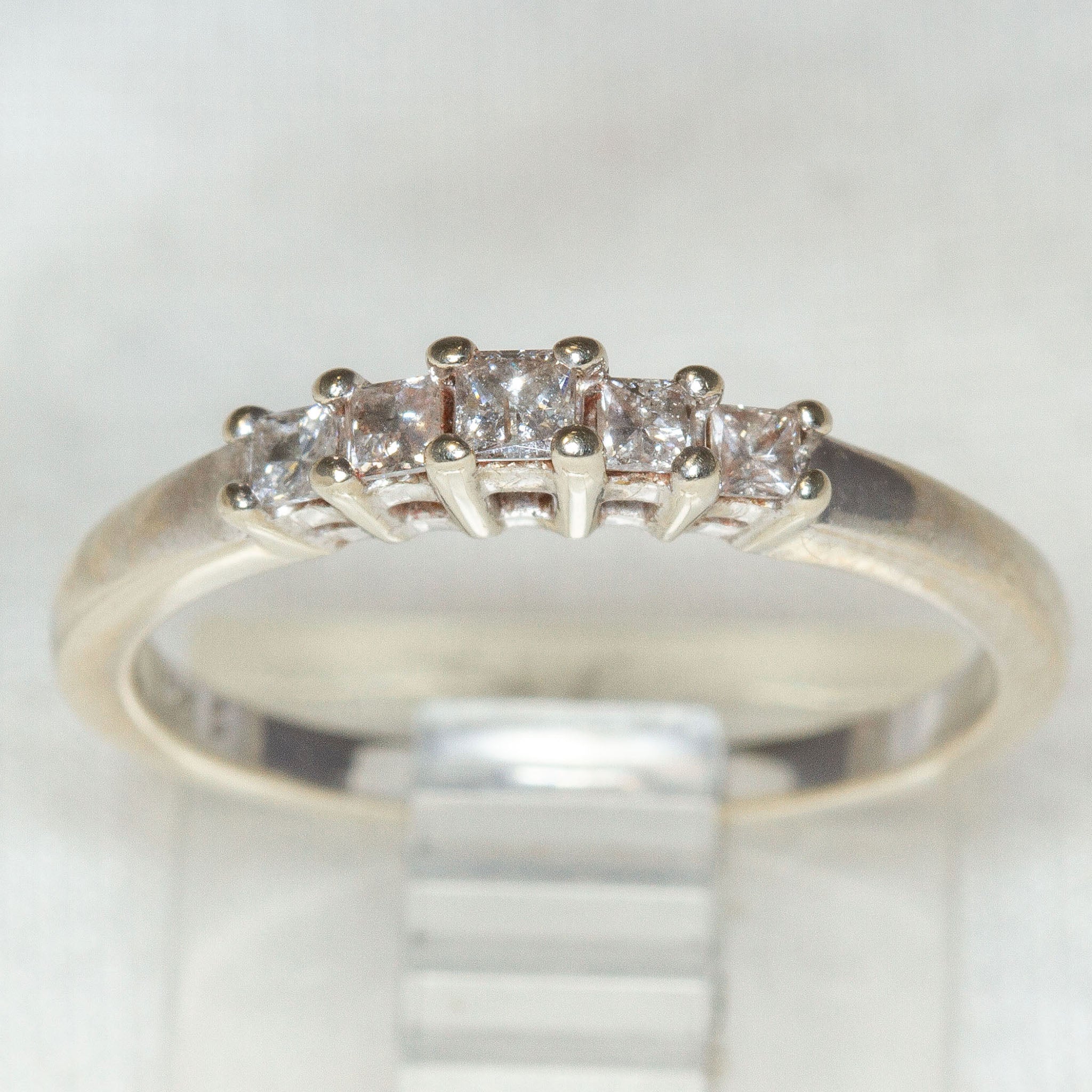 10K White Gold 0.34ctw Princess Cut Diamond Five-Stone Band - Size 6.5