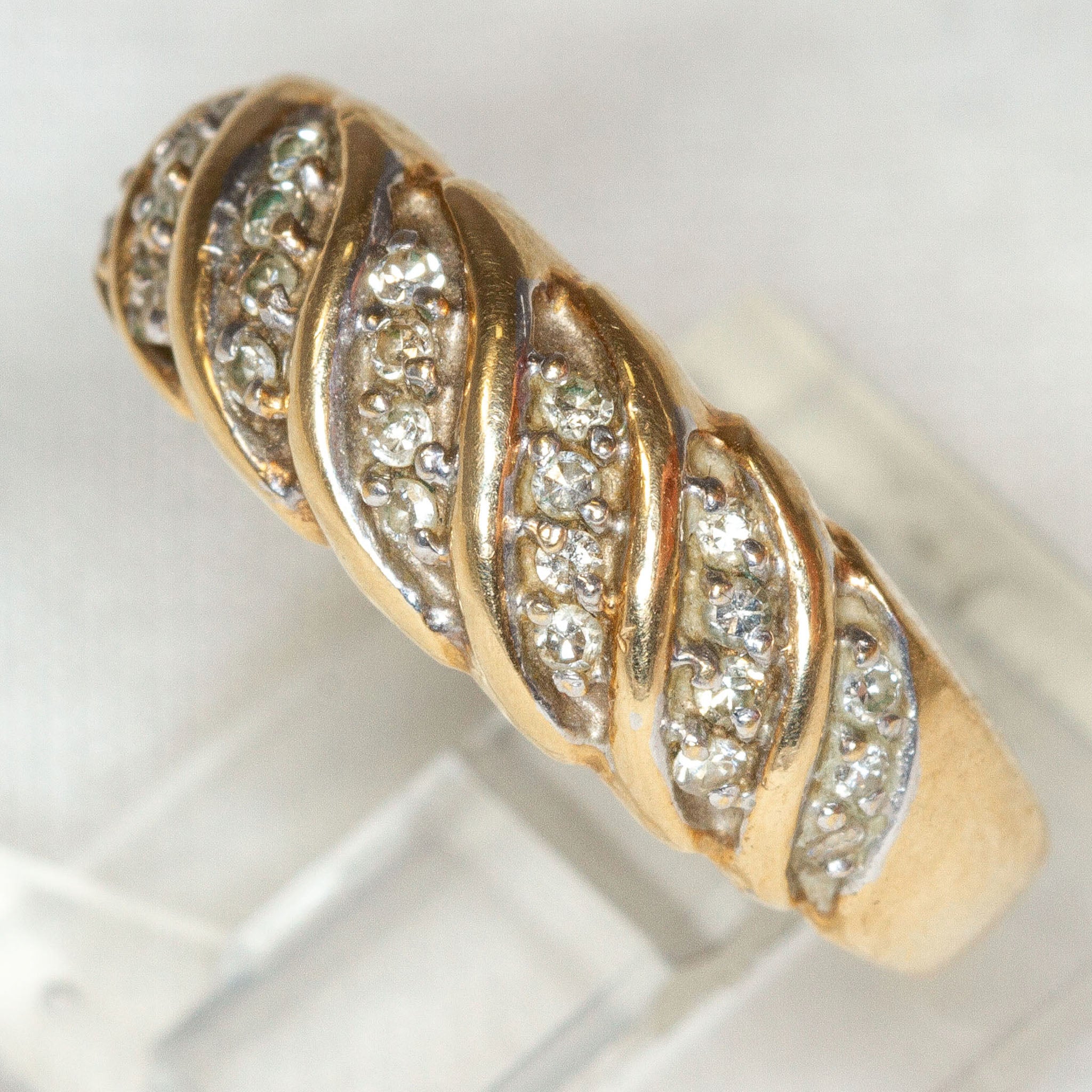 10K Yellow Gold Diagonal Swirl Diamond Band - Size 6.5