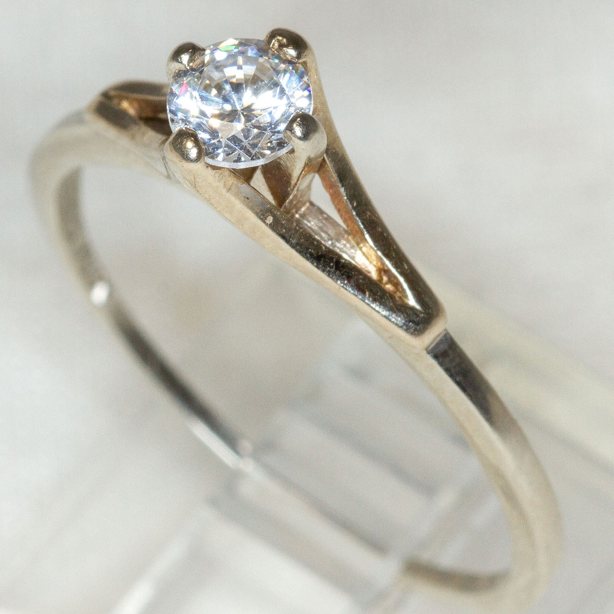 14k White Gold Solitaire Ring, .25tcw - Size 7 1/2