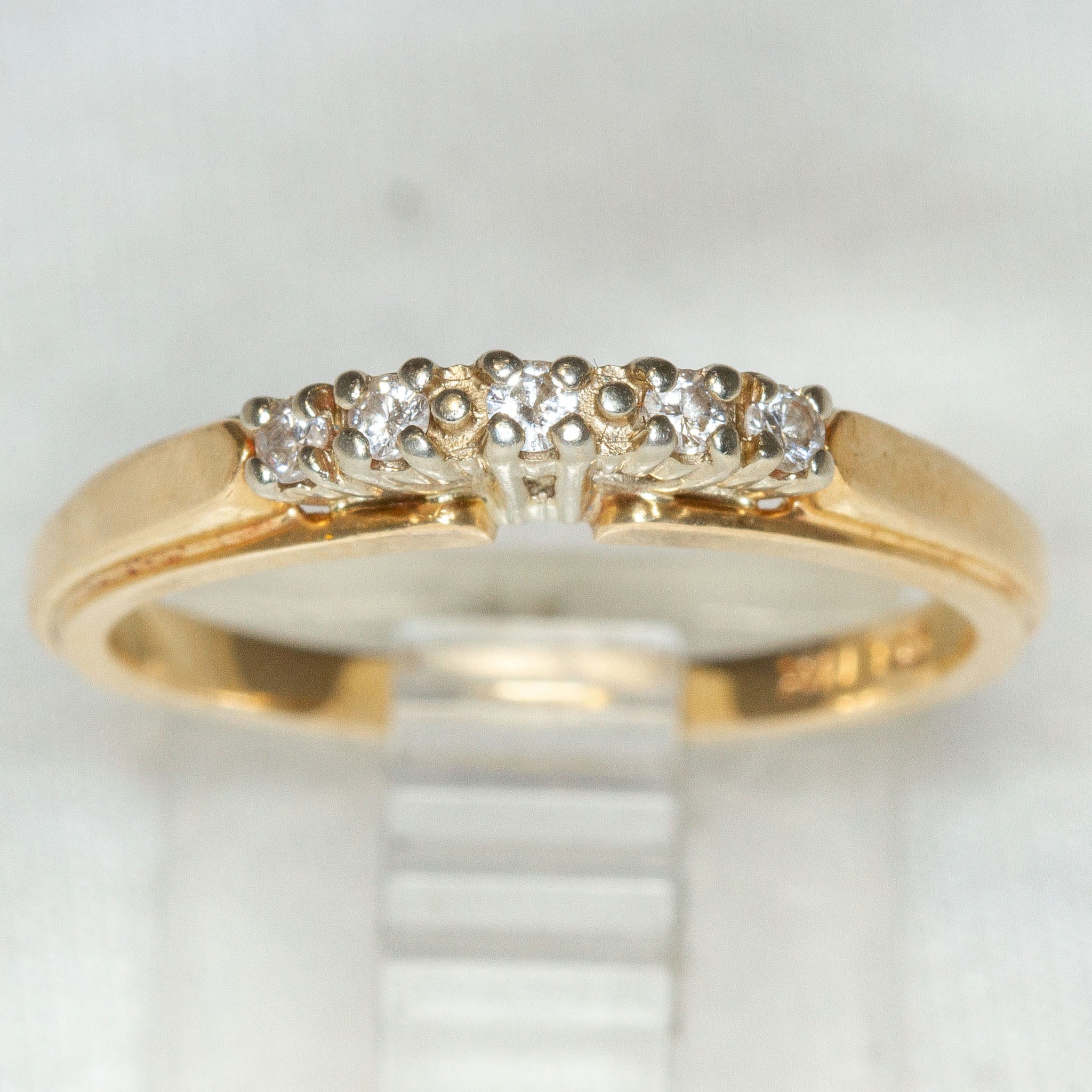 Elegant 14k Yellow Gold Diamond Anniversary Band - .15ctw, Size 7 3/4