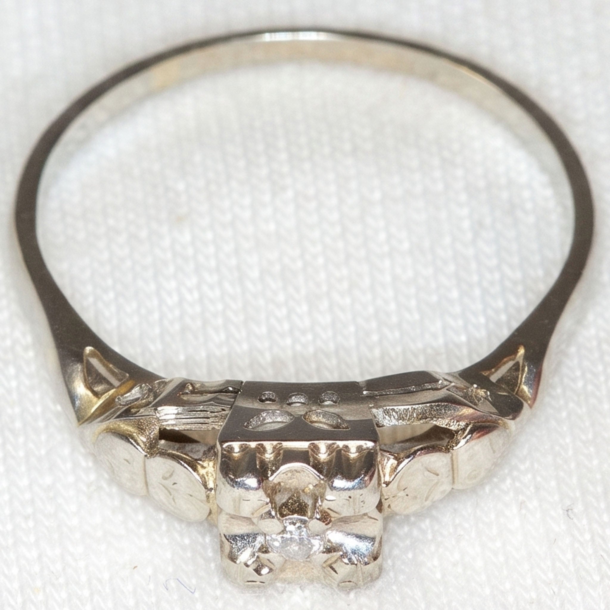 Vintage 14k Yellow Gold Illusion Set Diamond Ring - Size 6 Main image