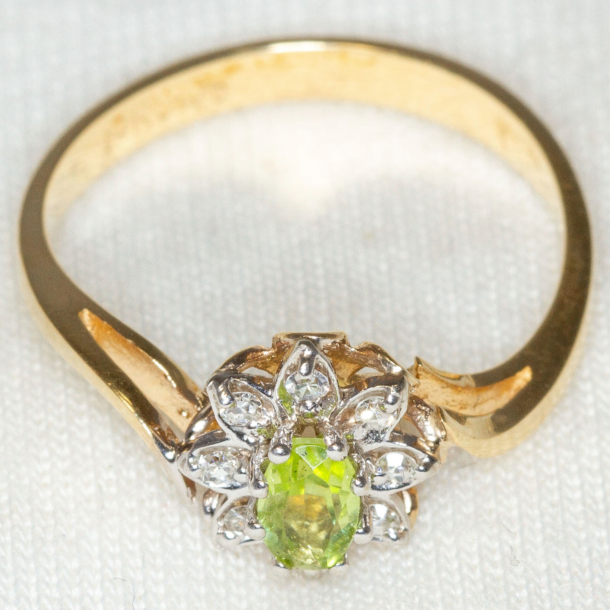 14k Yellow Gold Peridot and Diamond Floral Ring - Size 6