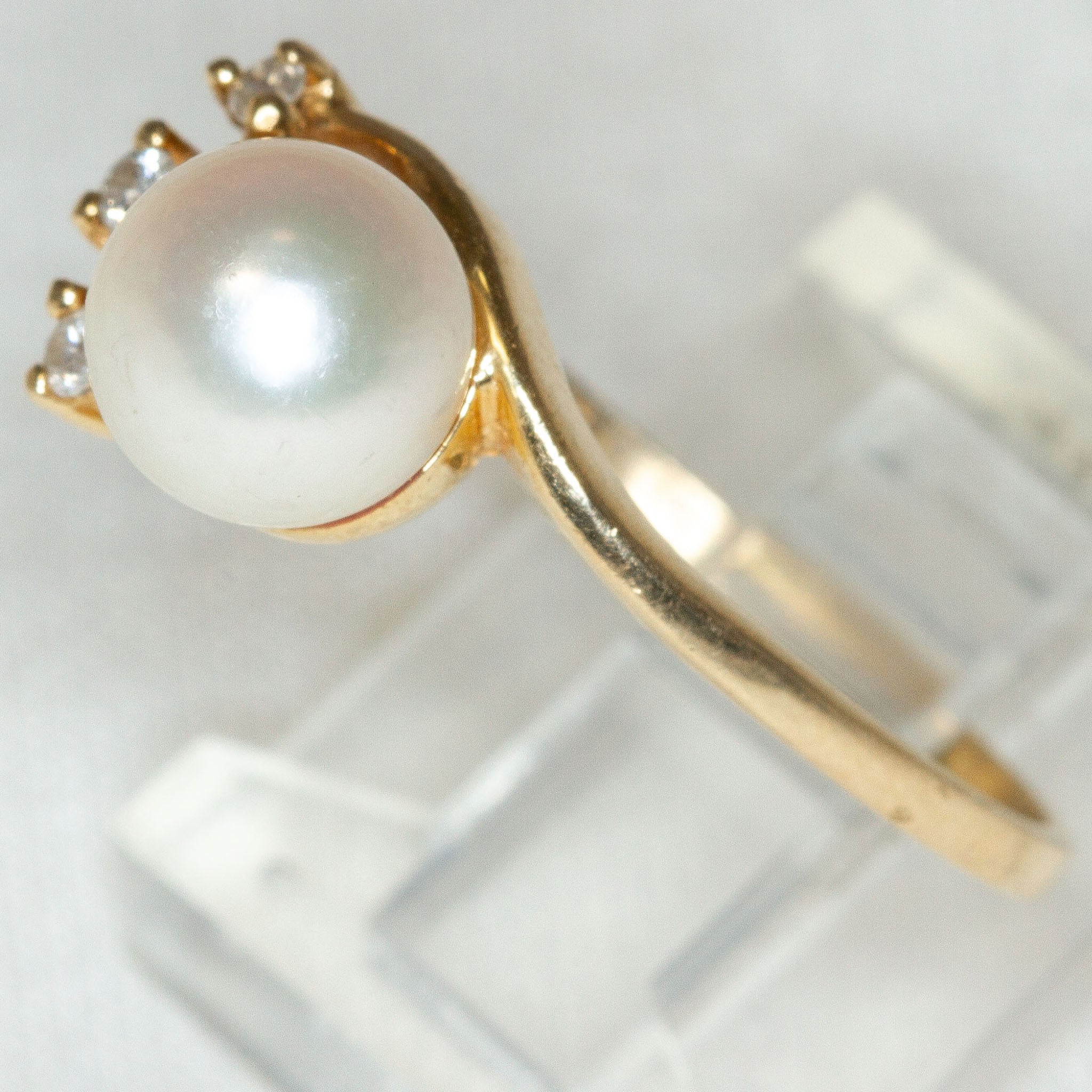 14k Yellow Gold Pearl and Diamond Accent Ring - Size 8