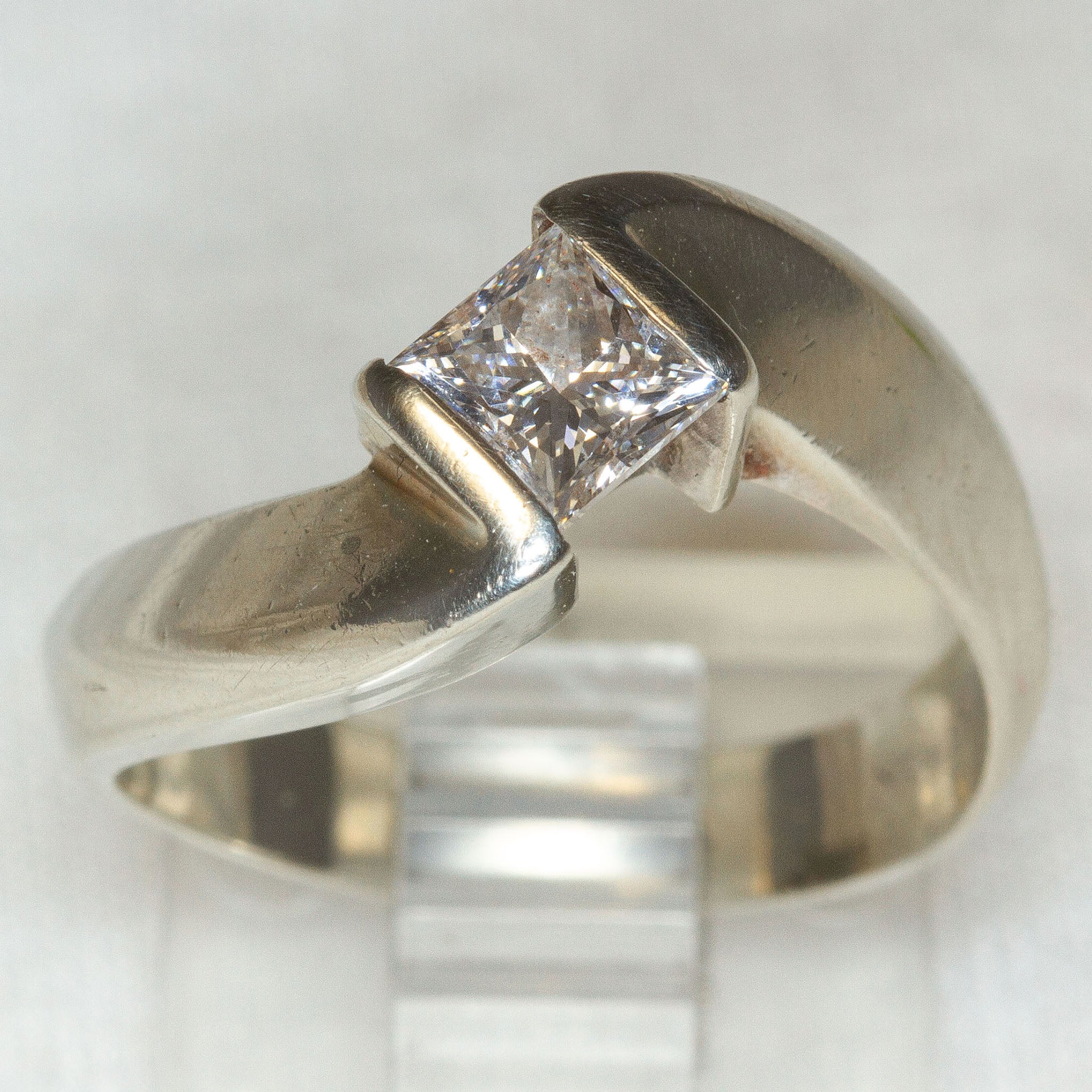 Modern 14k White Gold Princess-Cut Solitaire Diamond Ring - Size 7 Secondary image