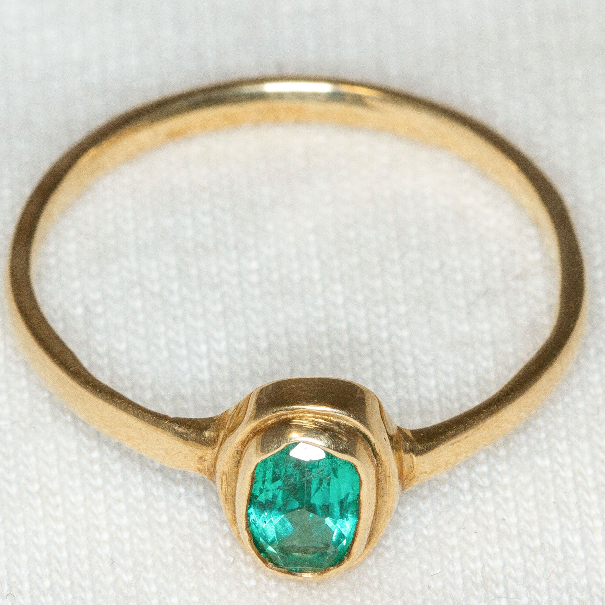 10k Yellow Gold Bezel-Set Gilson Emerald Ring - Size 7