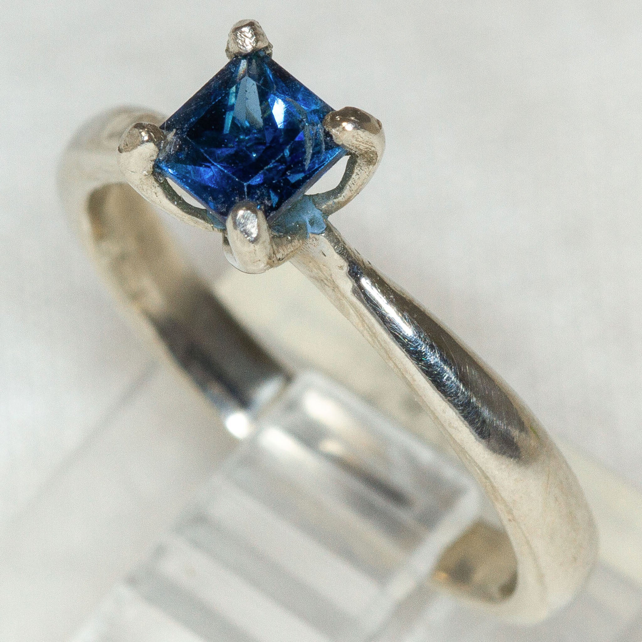 Princess Cut Blue Sapphire Solitaire Ring in 10k Gold