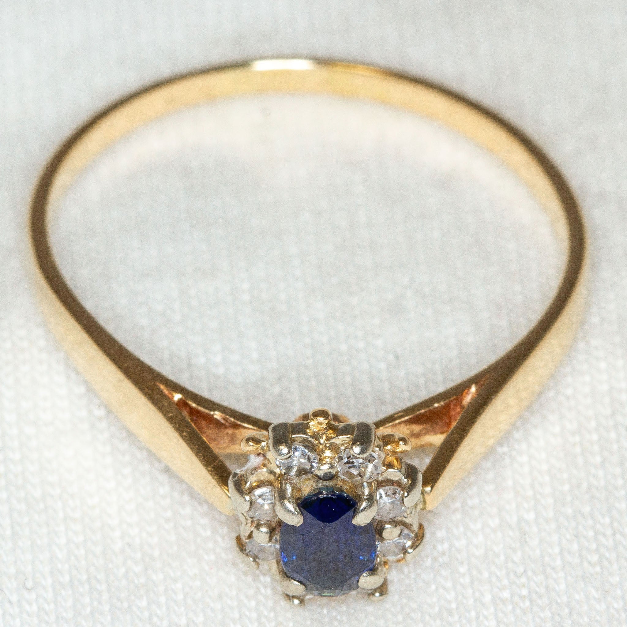 Vintage 14k Gold Sapphire and Diamond Cluster Ring - Size 10 Main image