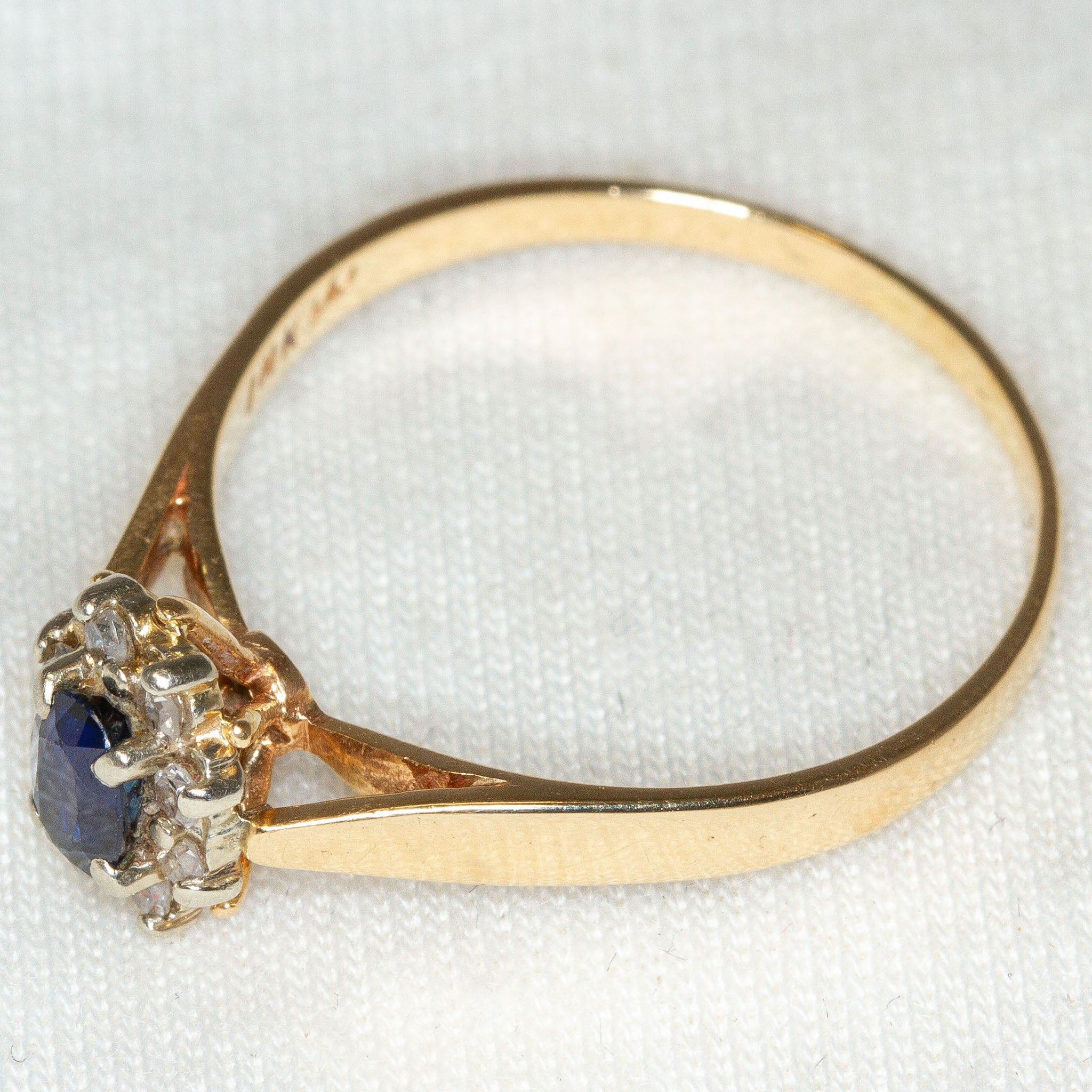 Vintage 14k Gold Sapphire and Diamond Cluster Ring - Size 10