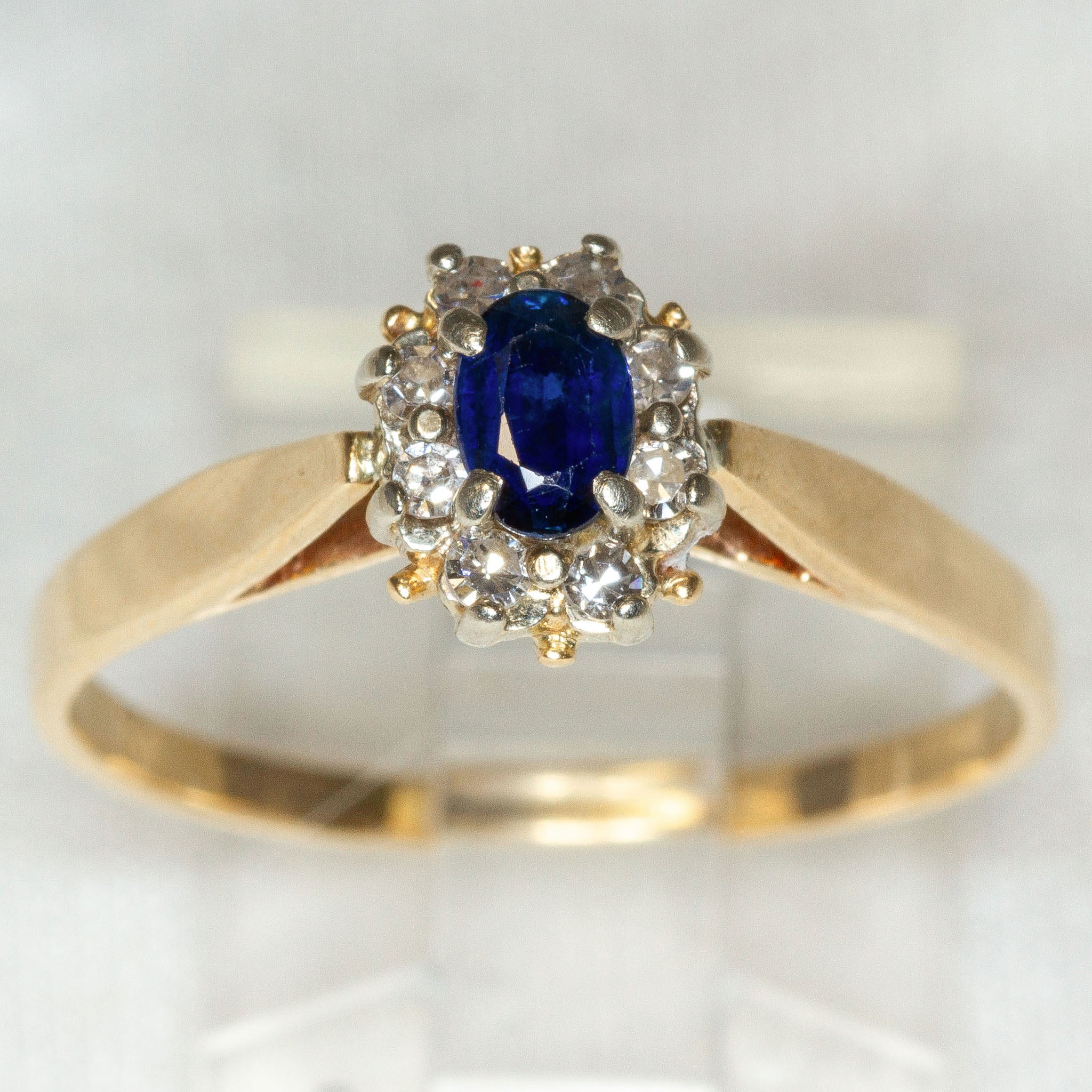 Vintage 14k Gold Sapphire and Diamond Cluster Ring - Size 10 Secondary image