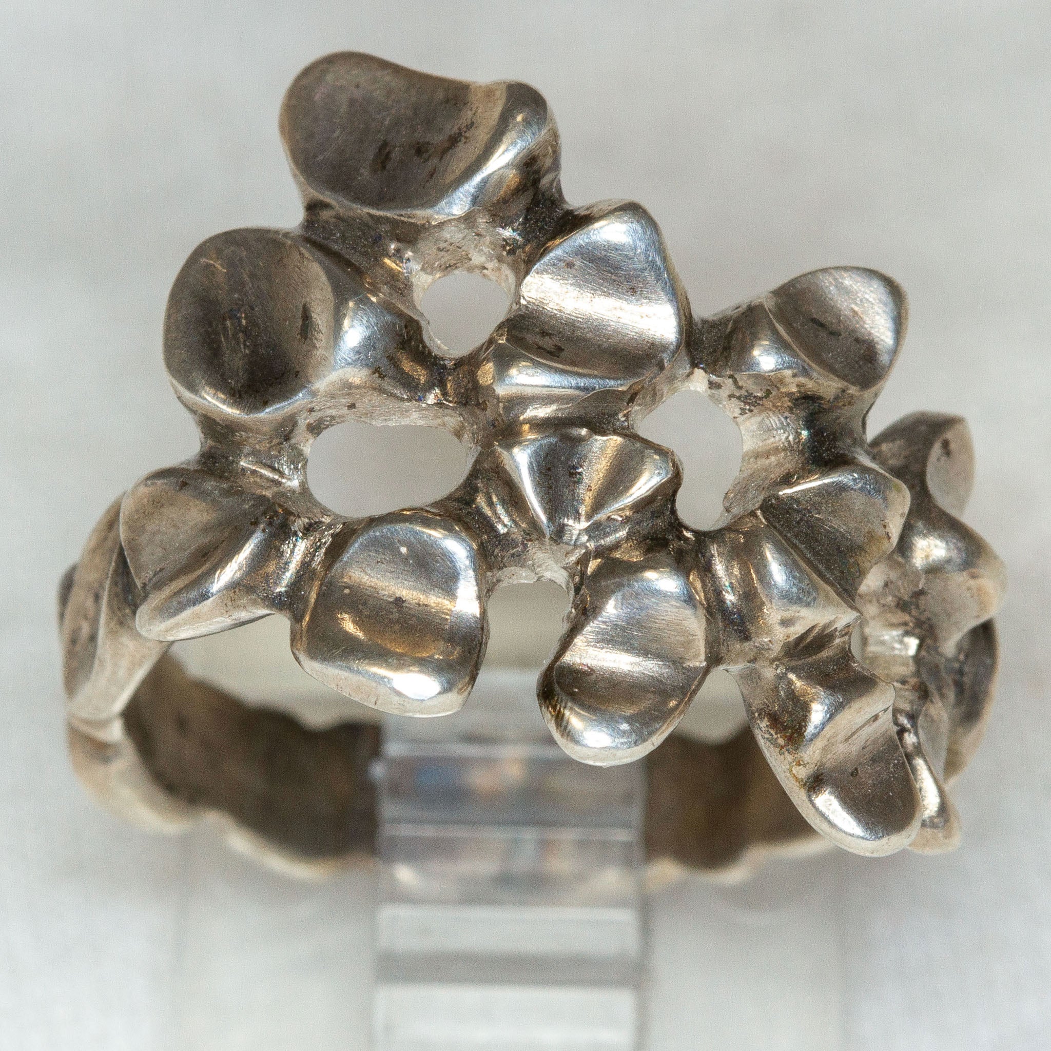 Artisan Sculptural Sterling Silver "Duckweed" Ring - Size 7 Secondary image