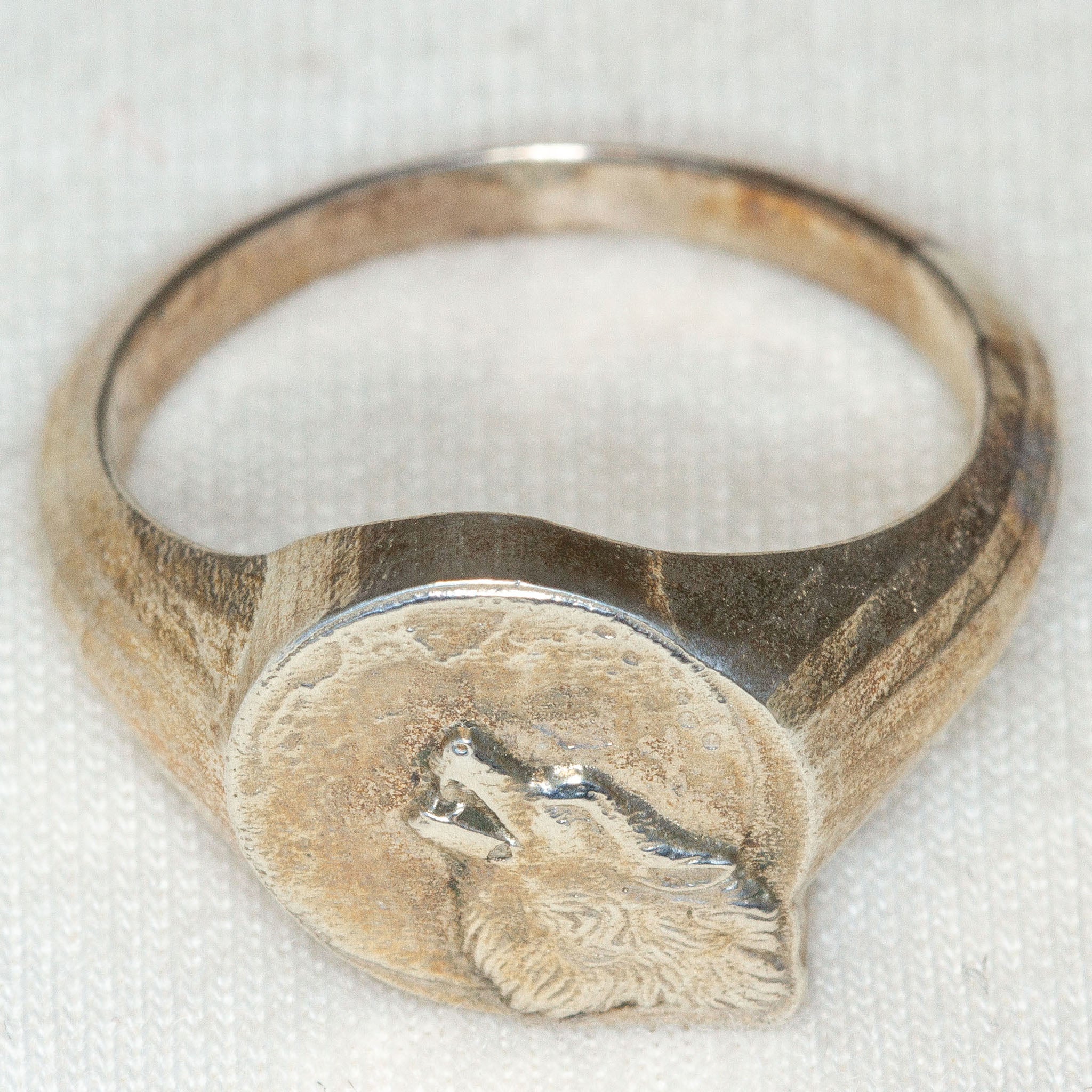 Howling Wolf Signet Ring in 925 Sterling Silver - Size 10 Main image