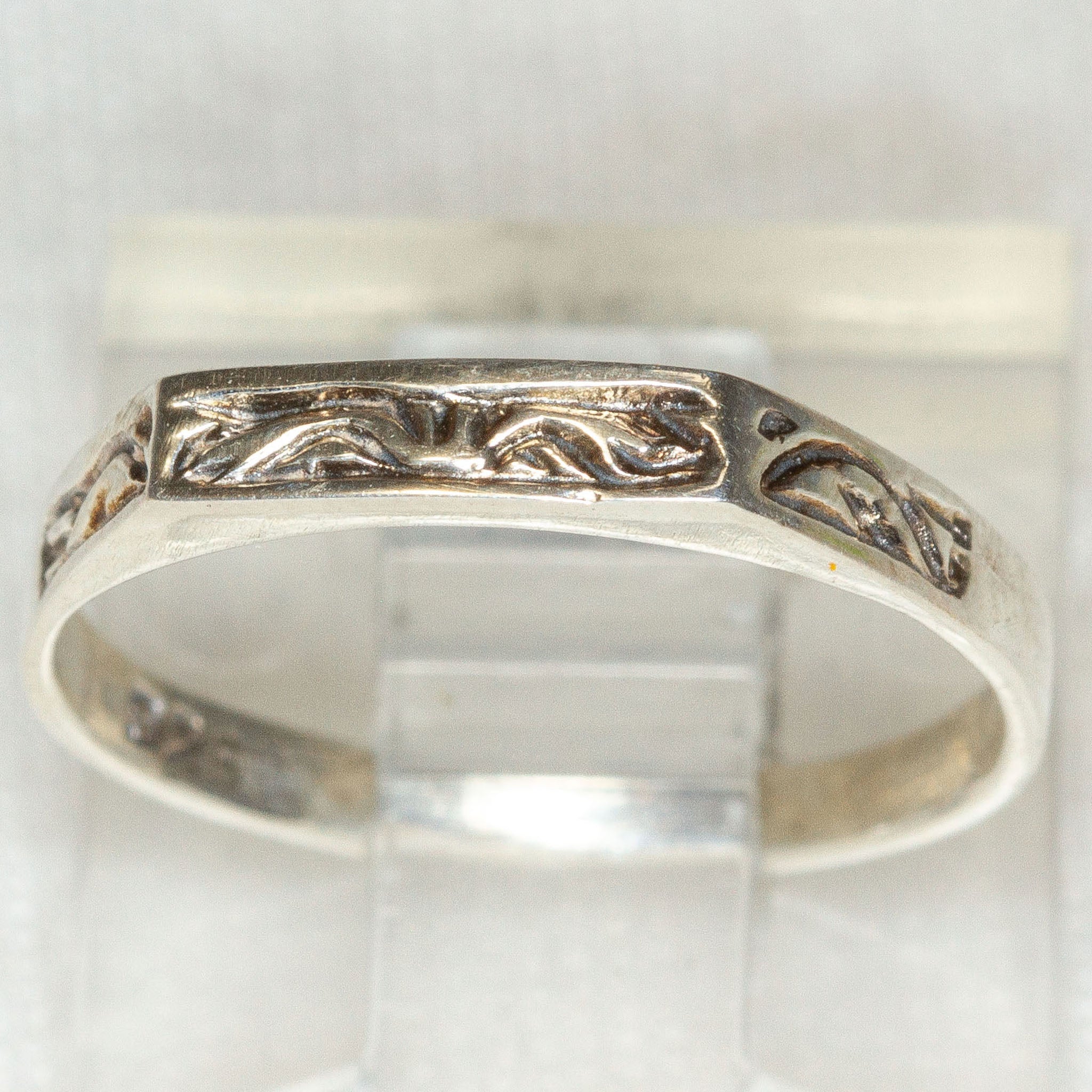 Elegant Scrollwork Sterling Silver Band - Size 3.5