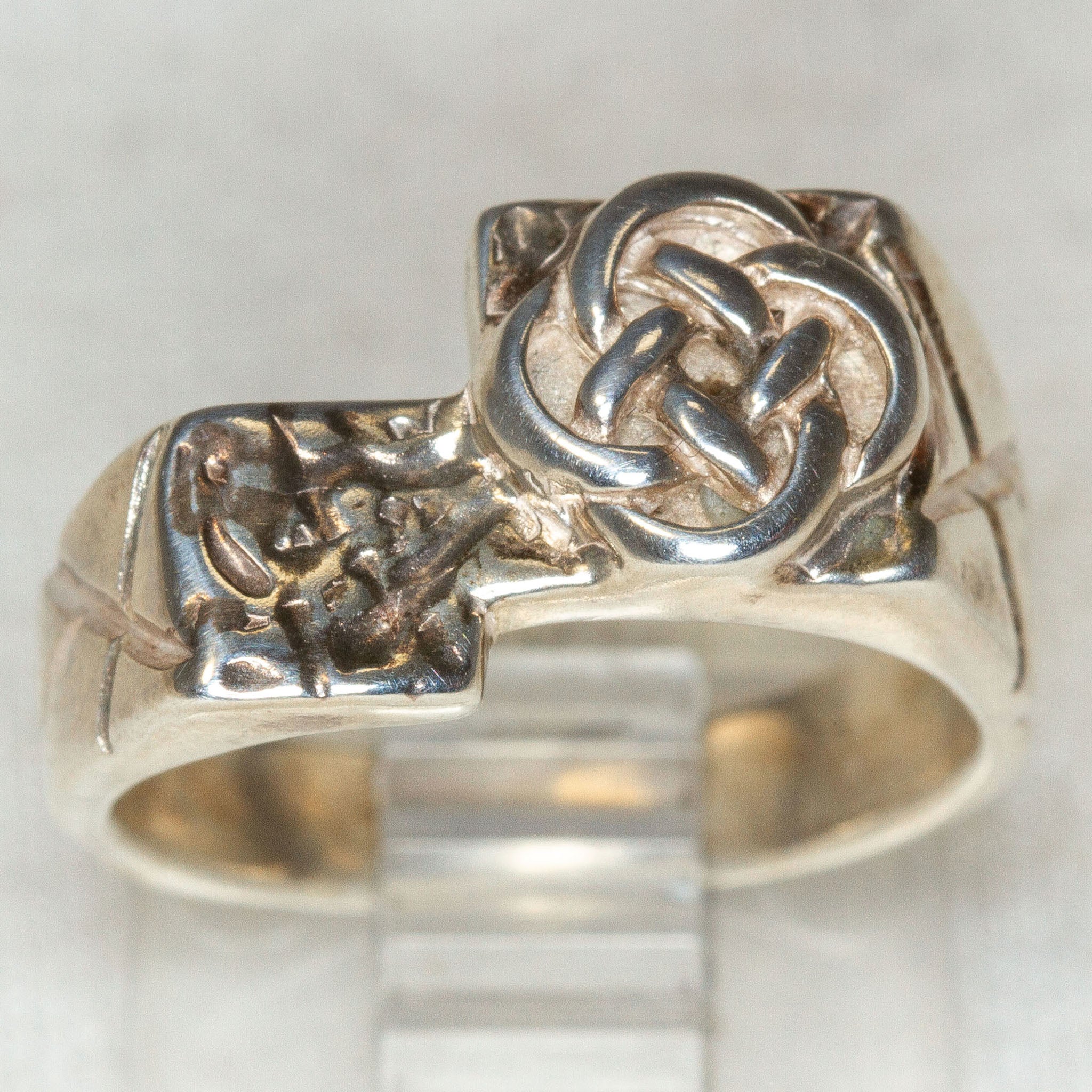 Celtic Knot Sterling Silver Cast Ring - Size 5.25