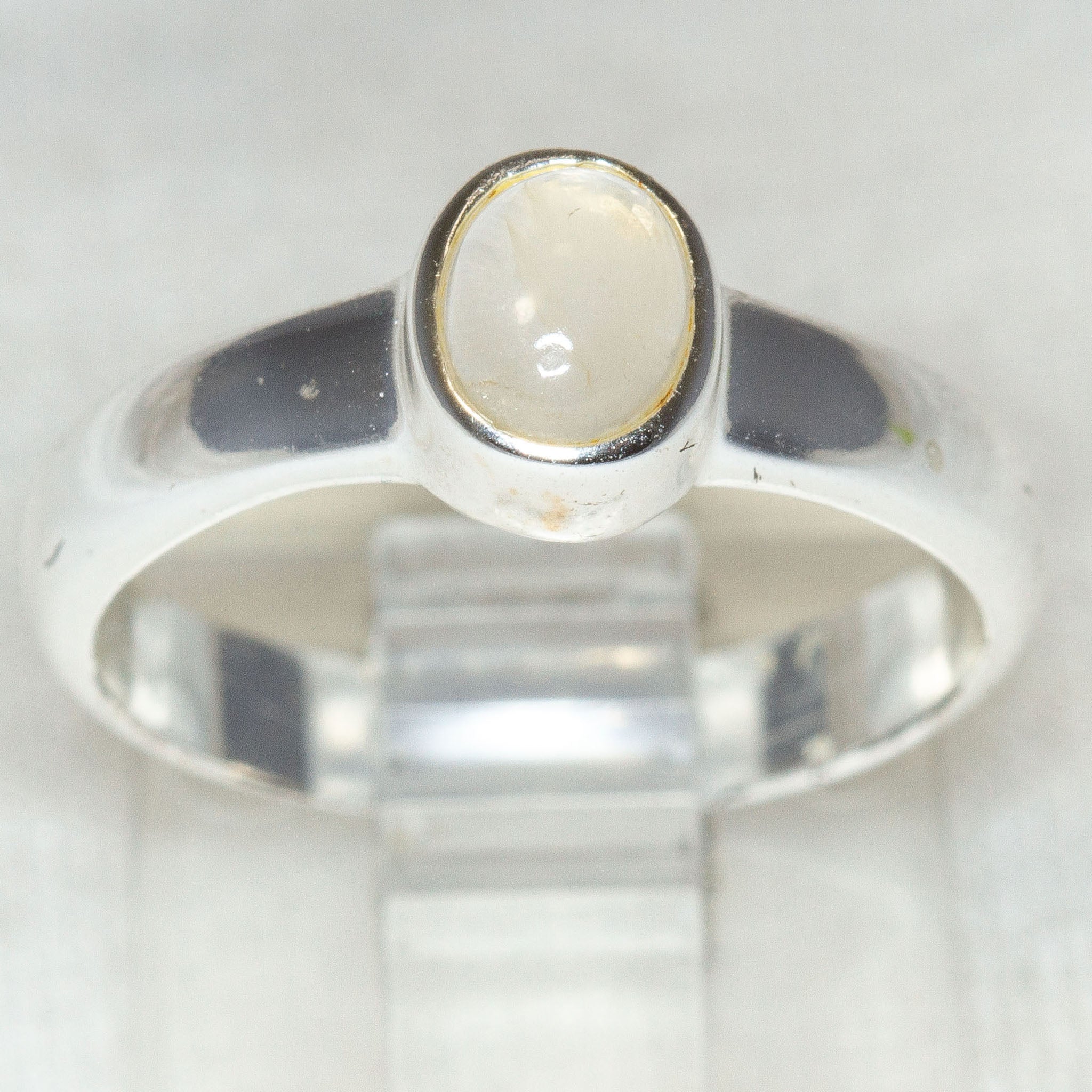 Minimalist 925 Silver Moonstone Bezel Ring - Size 6.25