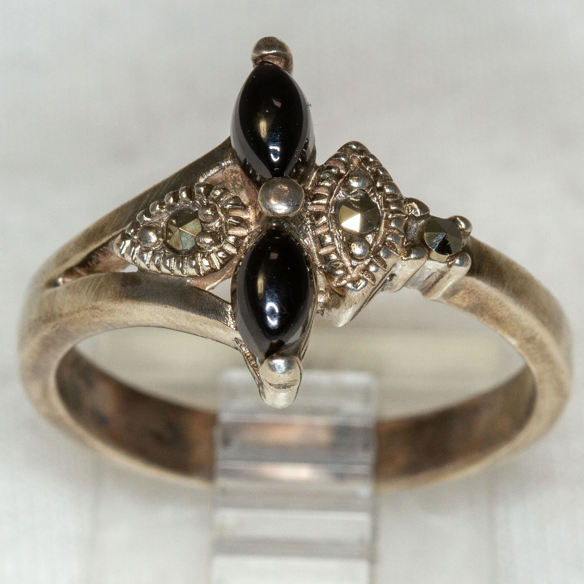 Vintage 925 Silver Onyx and Marcasite Ring - Size 8