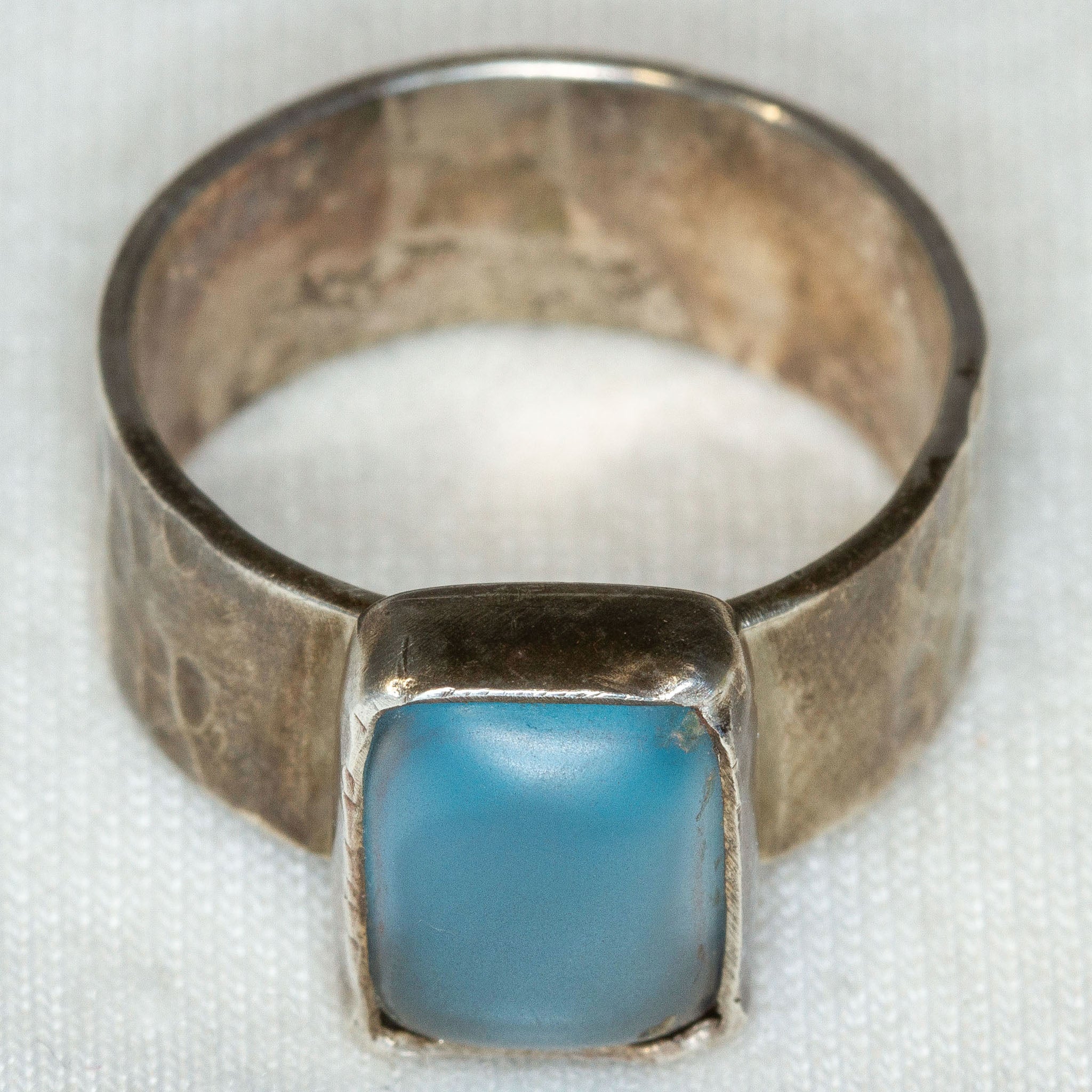 Vintage 925 Silver Hammered Blue Topaz Ring - Size 7.5 Main image